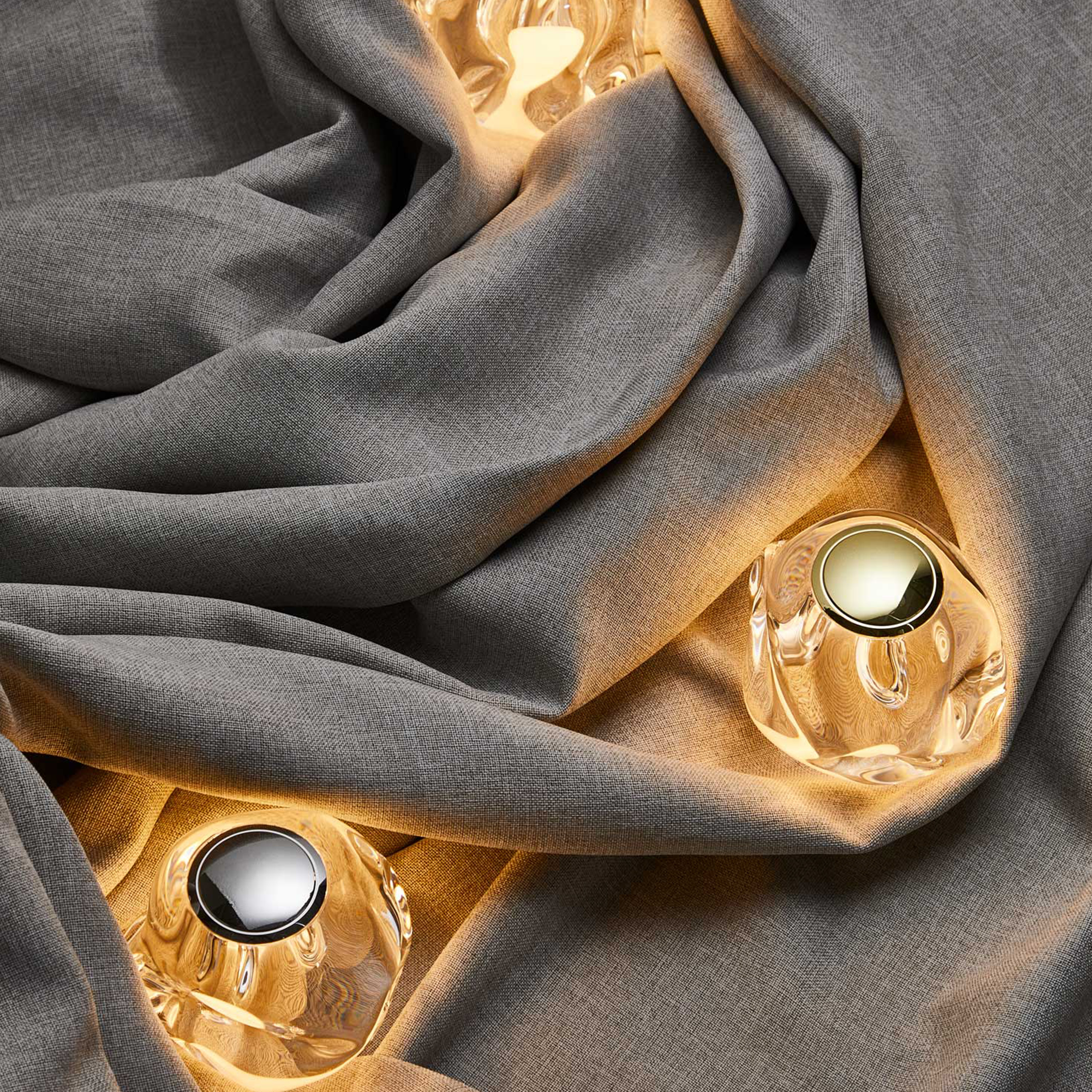 LOOM Design Ice Ball Portabel Bordslampa Gold