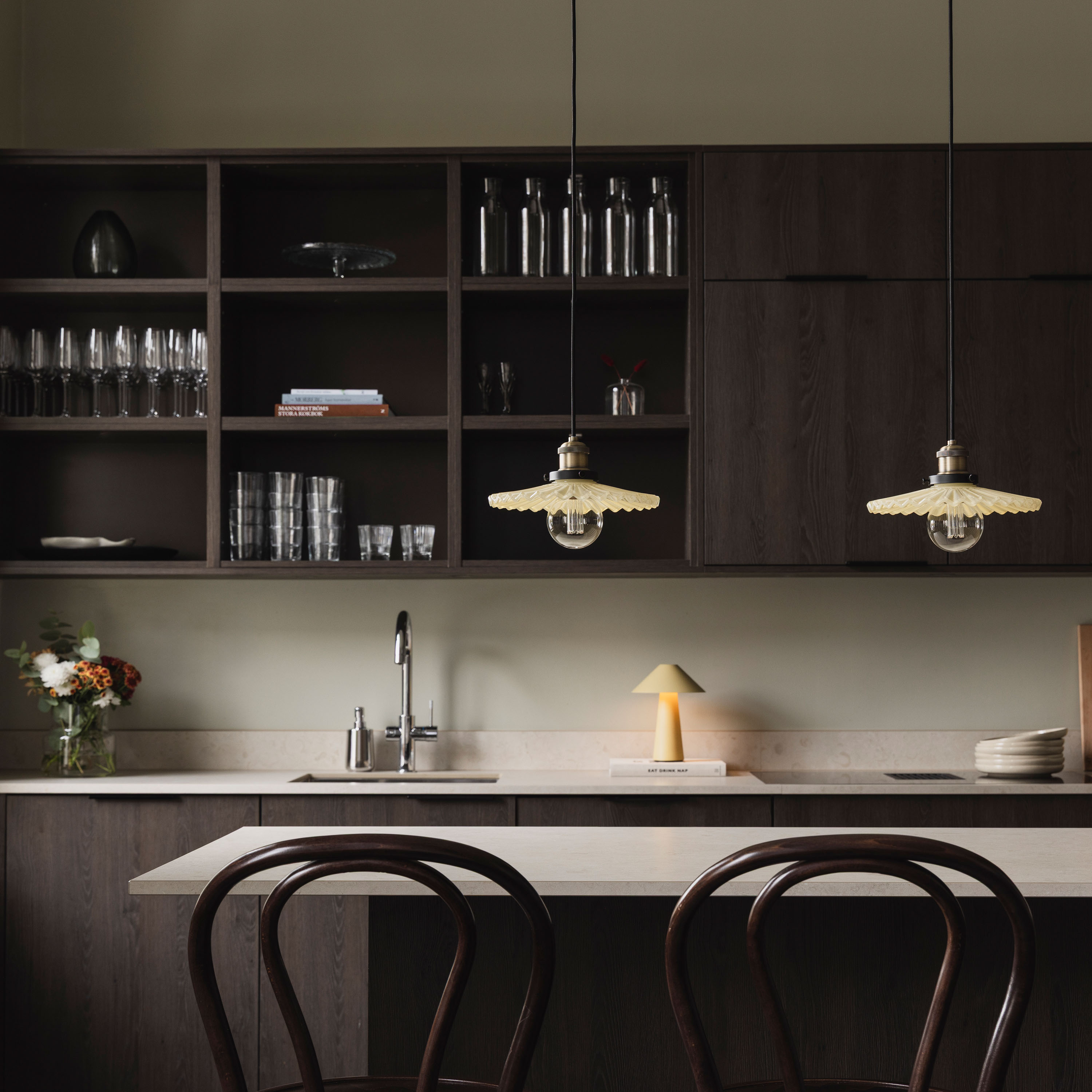 Globen Lighting Cobbler Kattovalaisin Creme Ø25