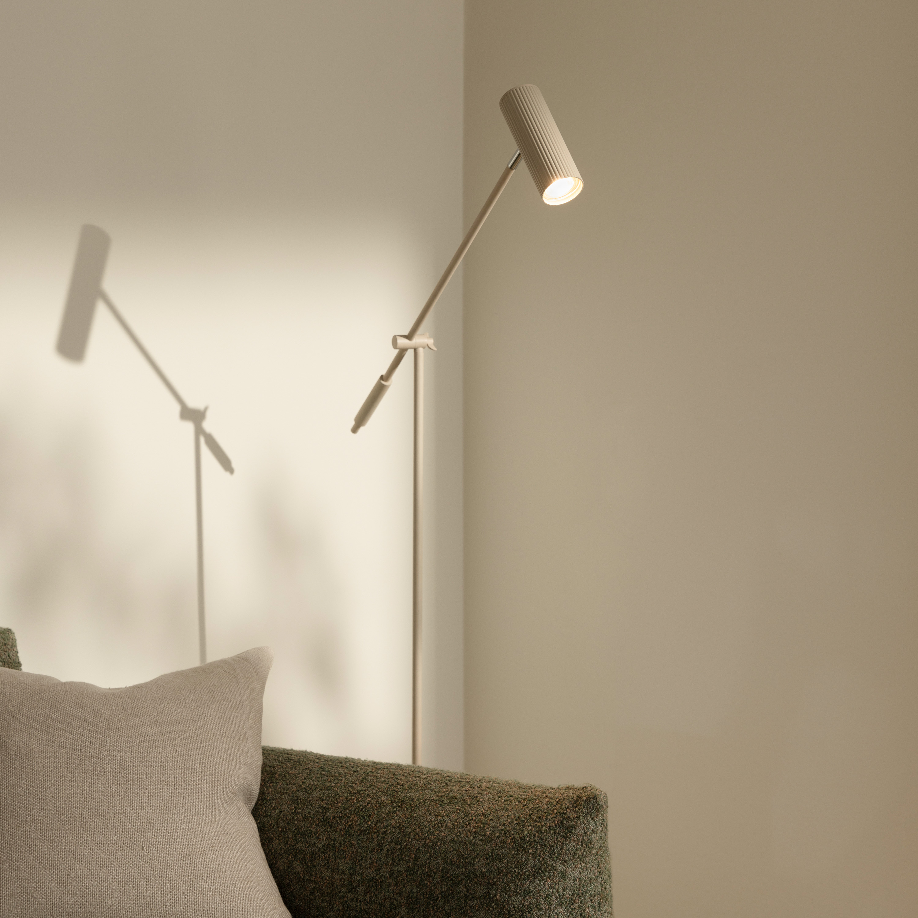 Globen Lighting Hubble Gulvlampe Leselys Beige