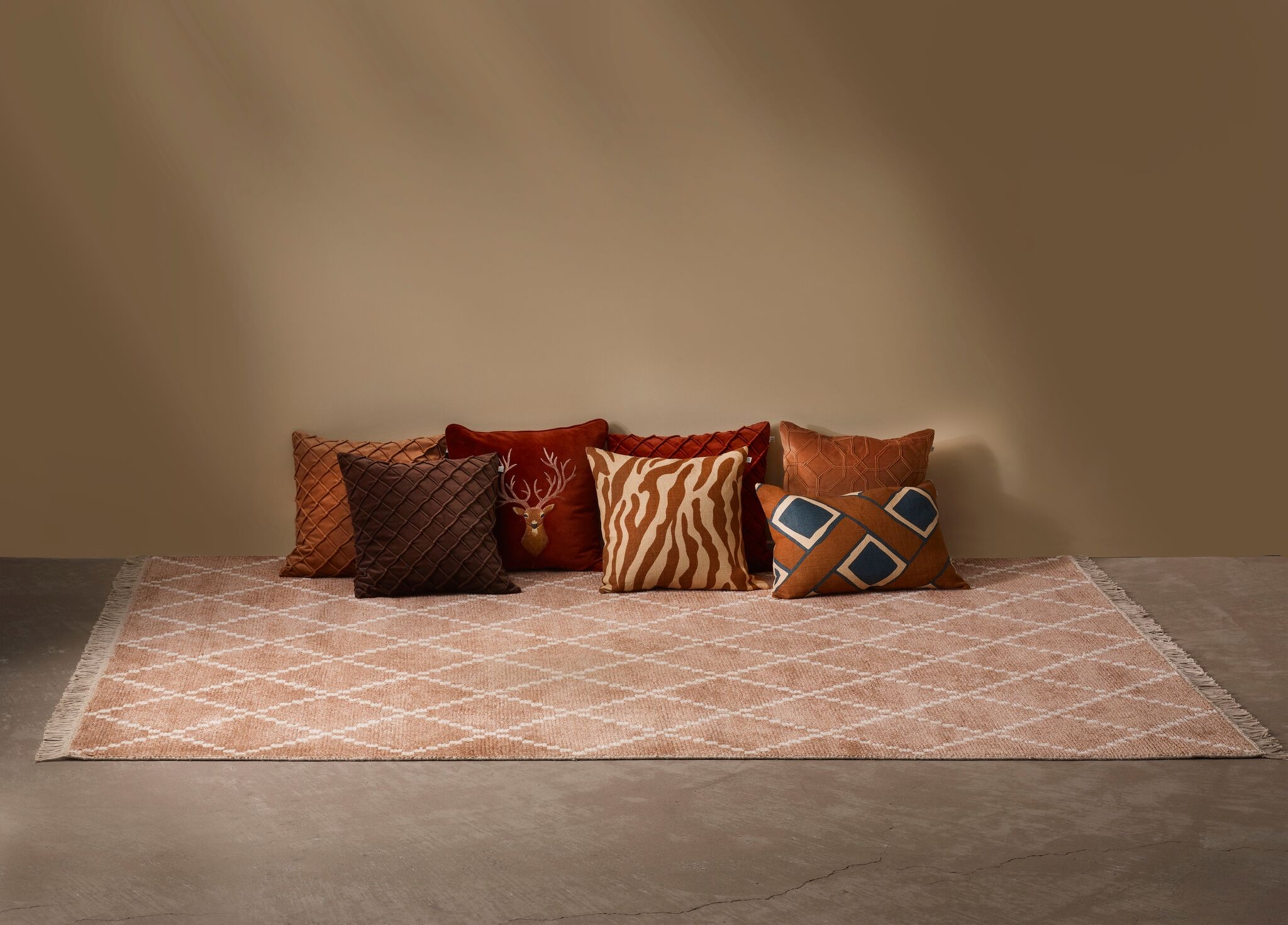 Chhatwal &amp; Jonsson Deva Tyynynpäällinen Sametti Ruskea 50x50