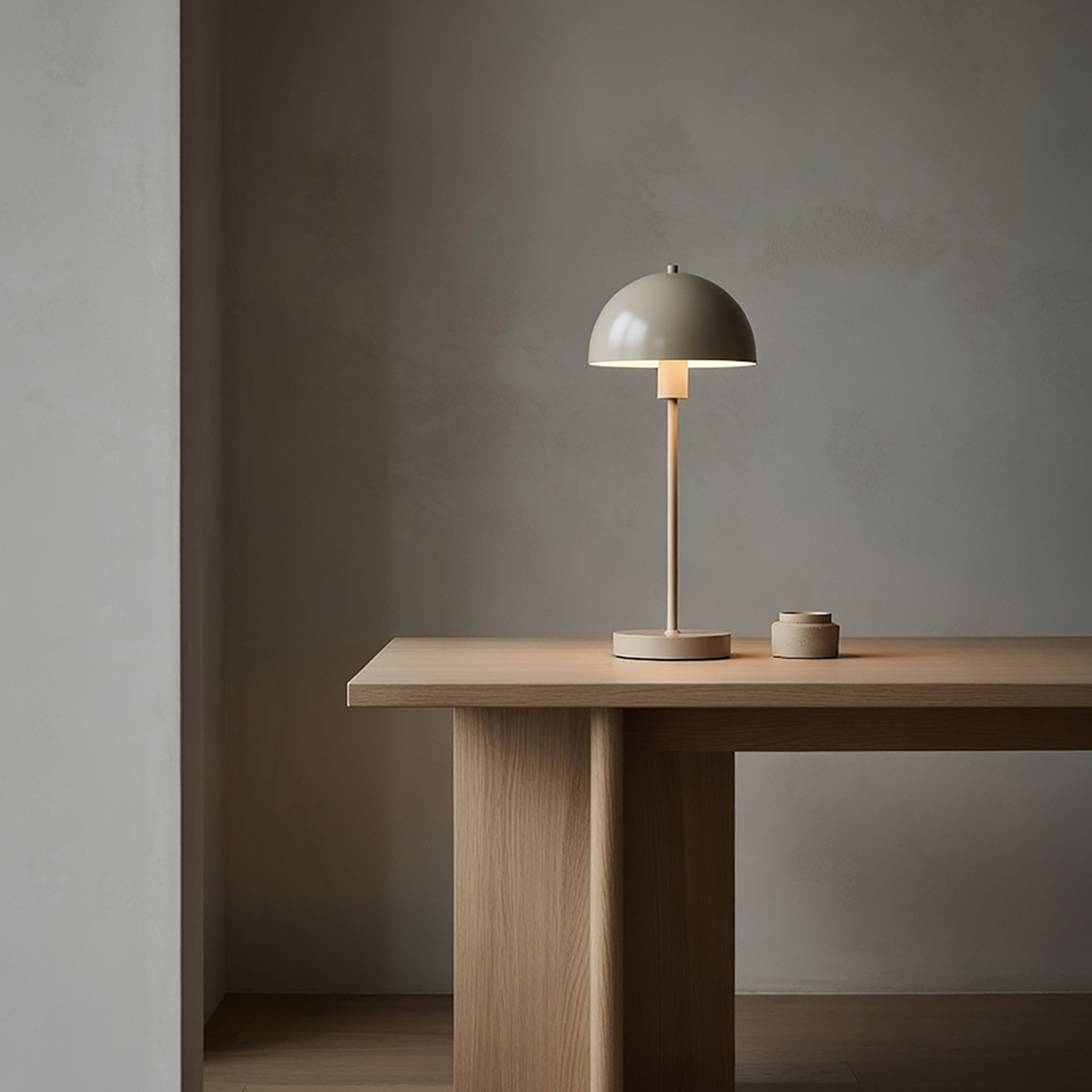 Herstal Vienda Bordslampa Putty Grey