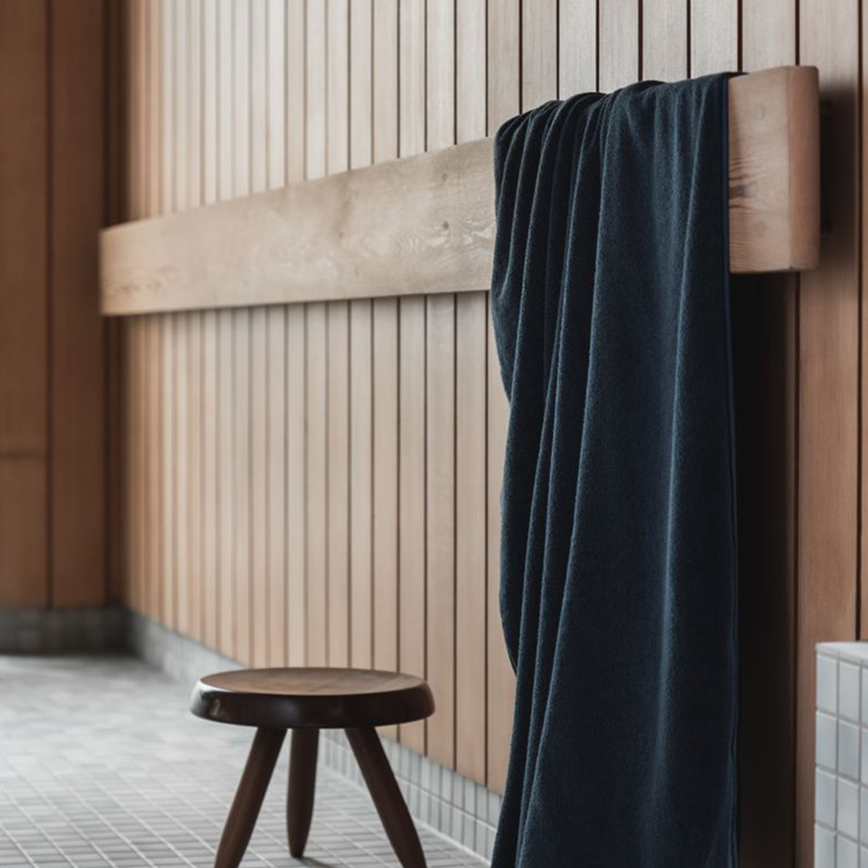 Høie Spa Handduk Mörkblå 100x150