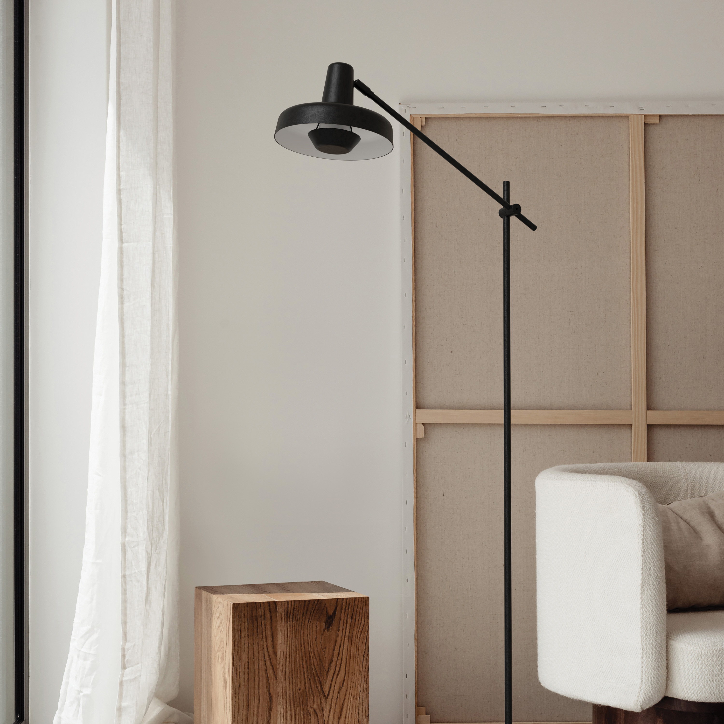 Grupa Arigato Lattiavalaisin Palace Black