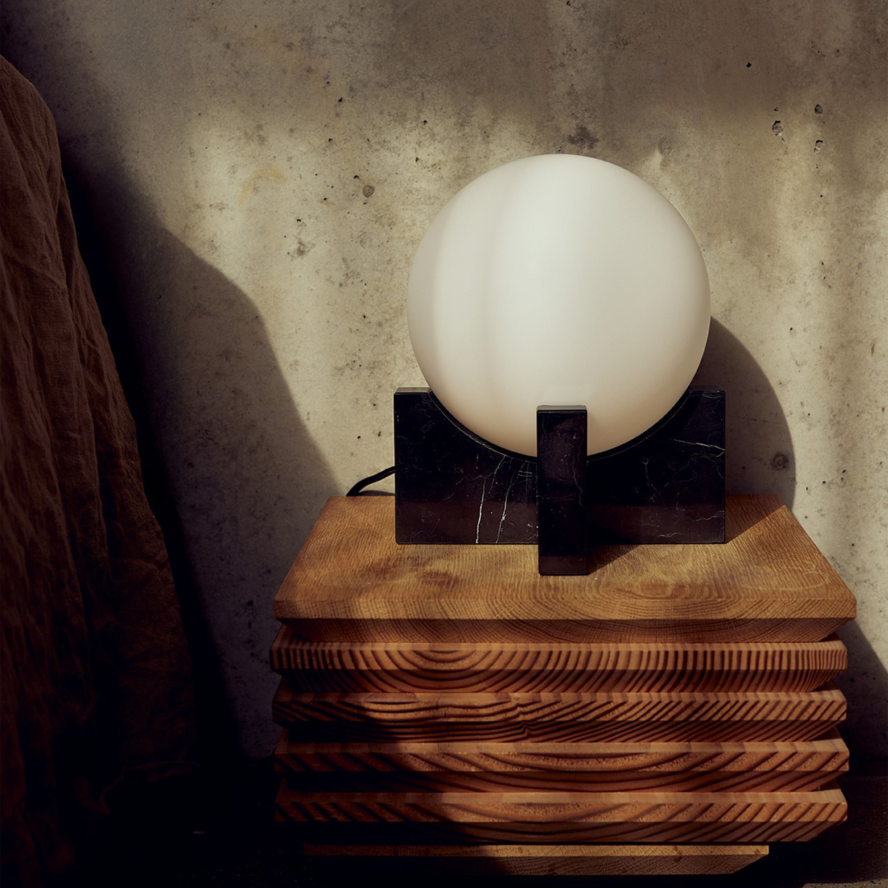 Frandsen Hito Bordslampa/Vägglampa Black/White