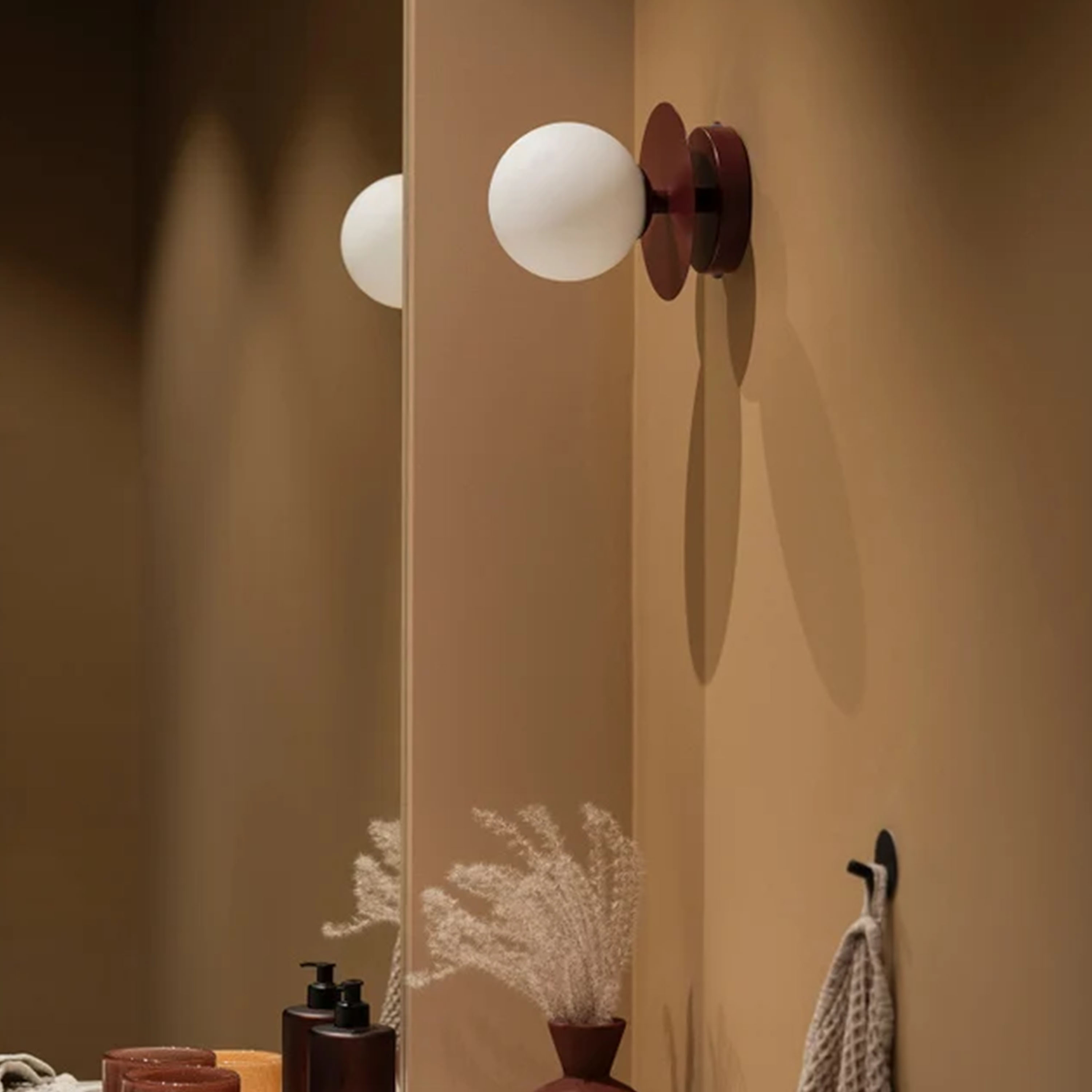Globen Lighting Art Deco Vegglampe/Plafond Burgundy/Hvit