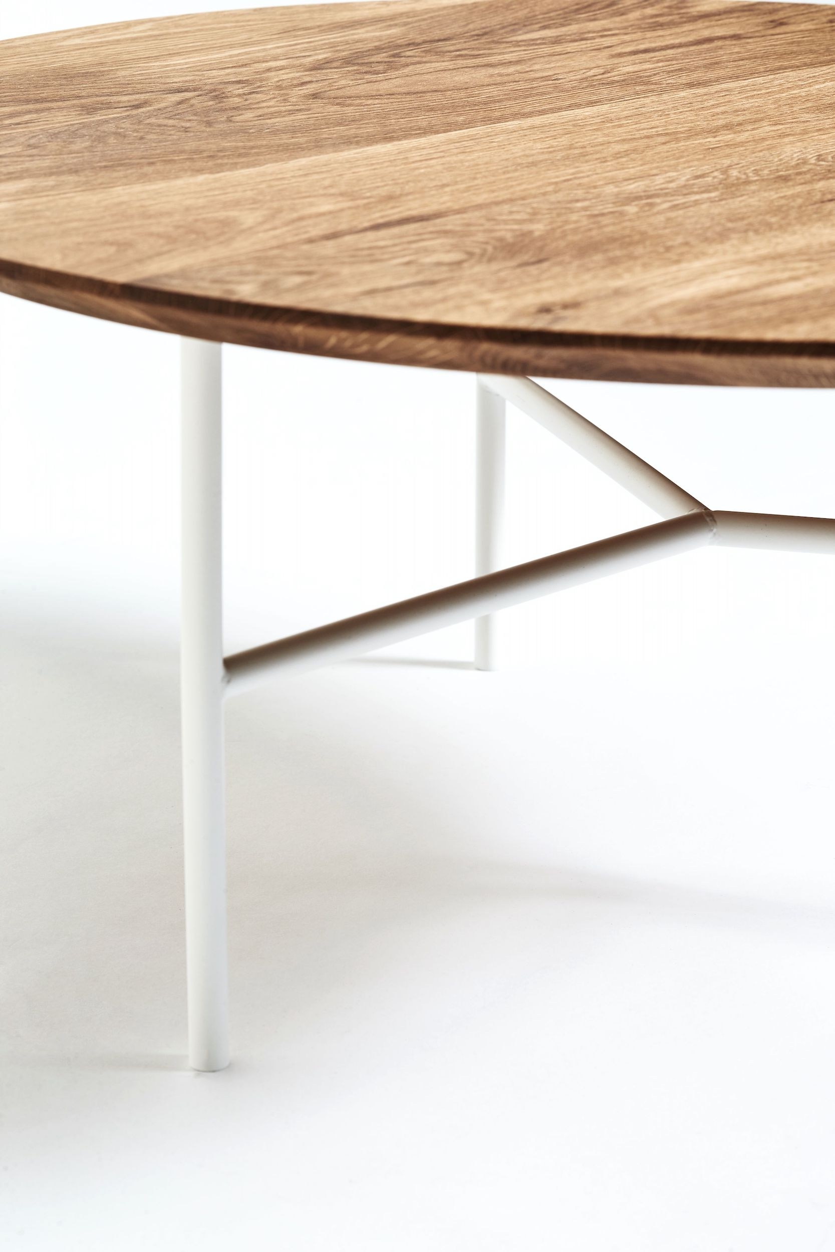 Mavis Tribeca Soffbord Oljad Ek/Vit Ø110