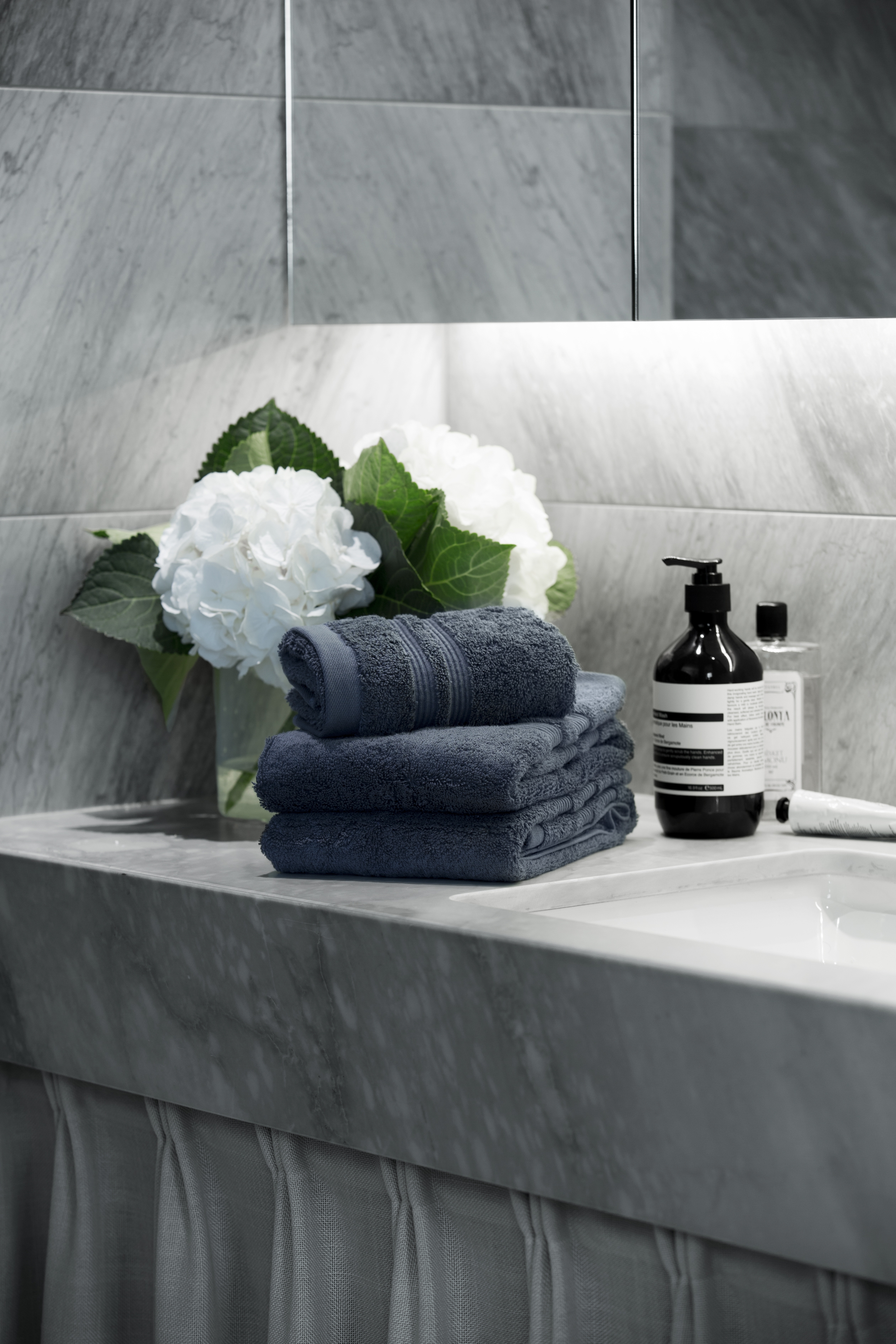 Mille Notti Fontana Håndkle Eko Mørkeblå 70x140