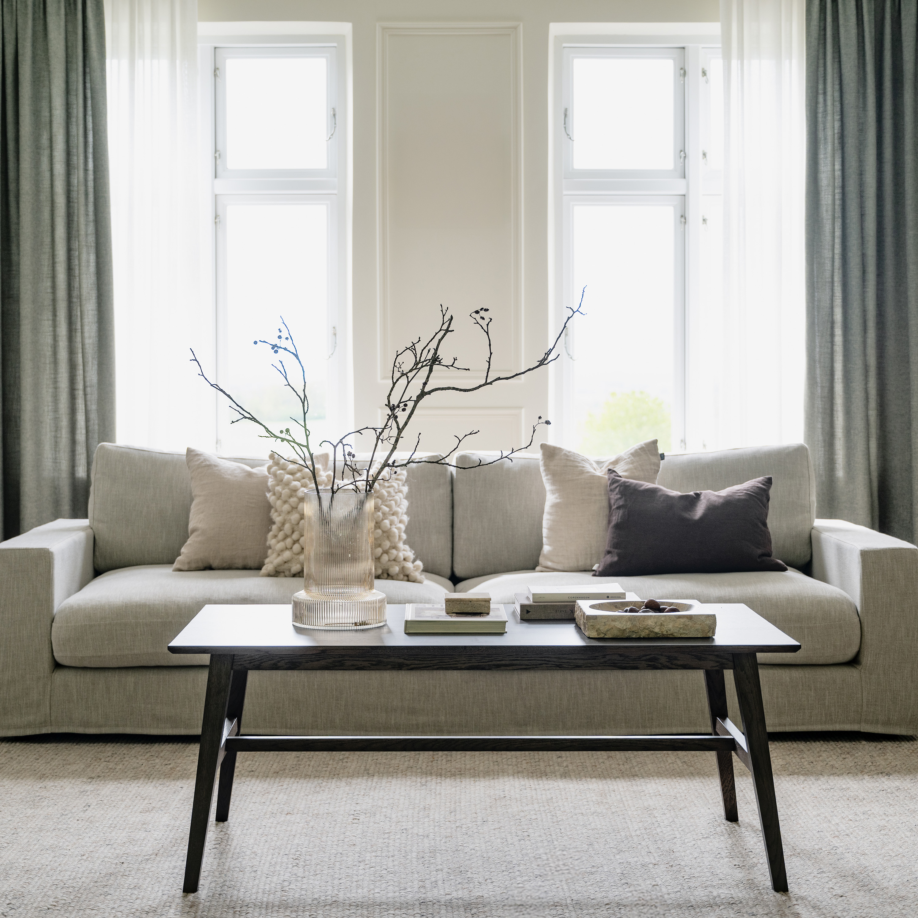 Rowico Home Filippa Soffbord Mörkbrun Ek 130x70