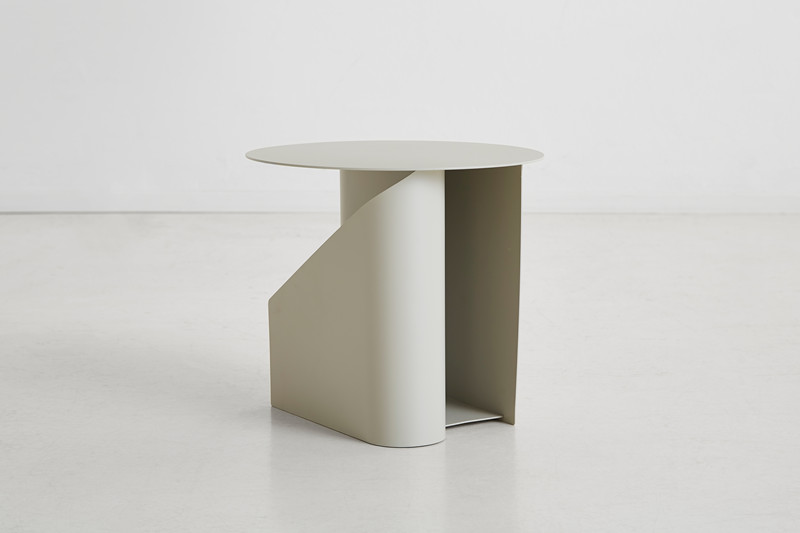 Woud Sentrum Sivupöytä Warm Grey Ø40