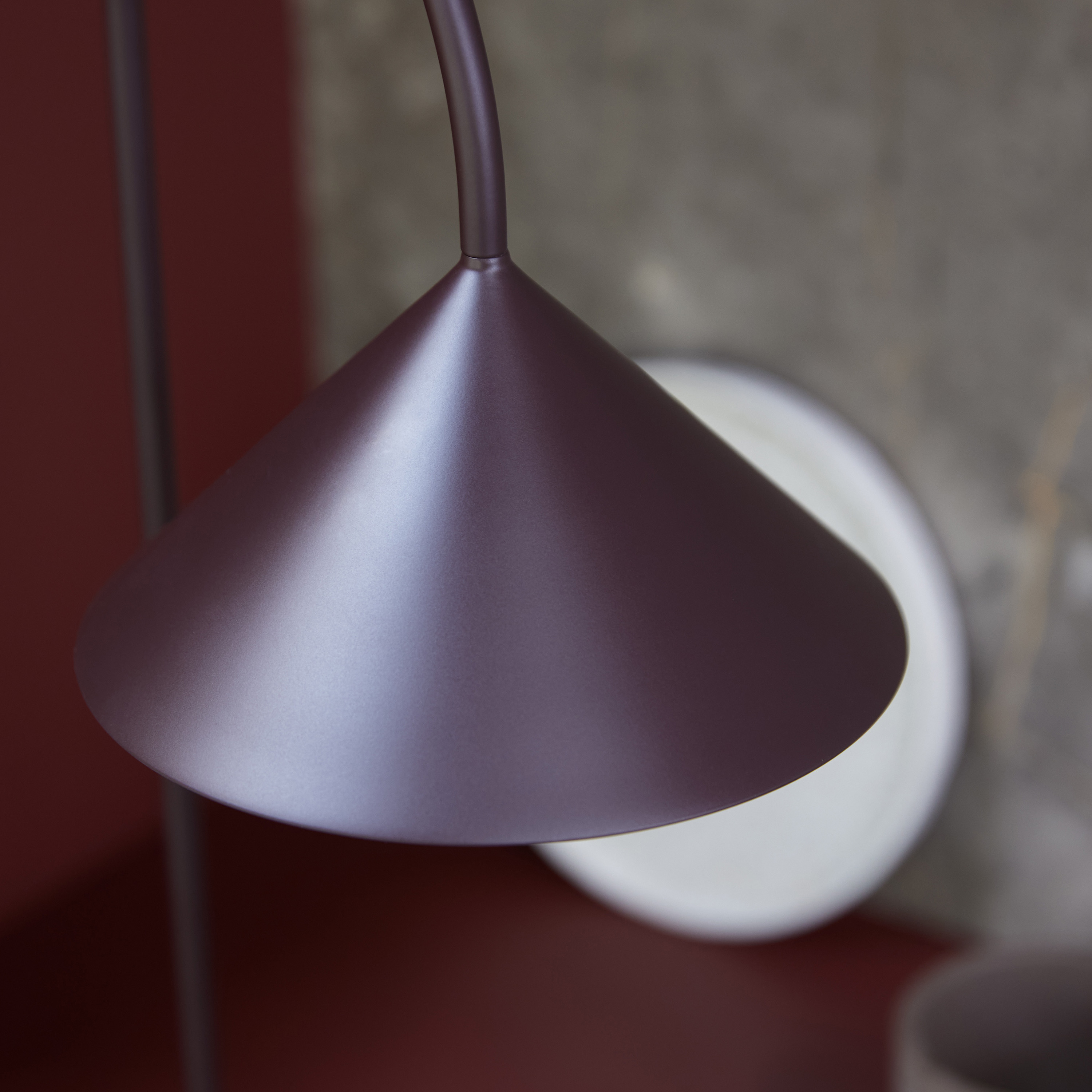 Frandsen Grasp Portabel Bordslampa Matt Beetroot 47cm