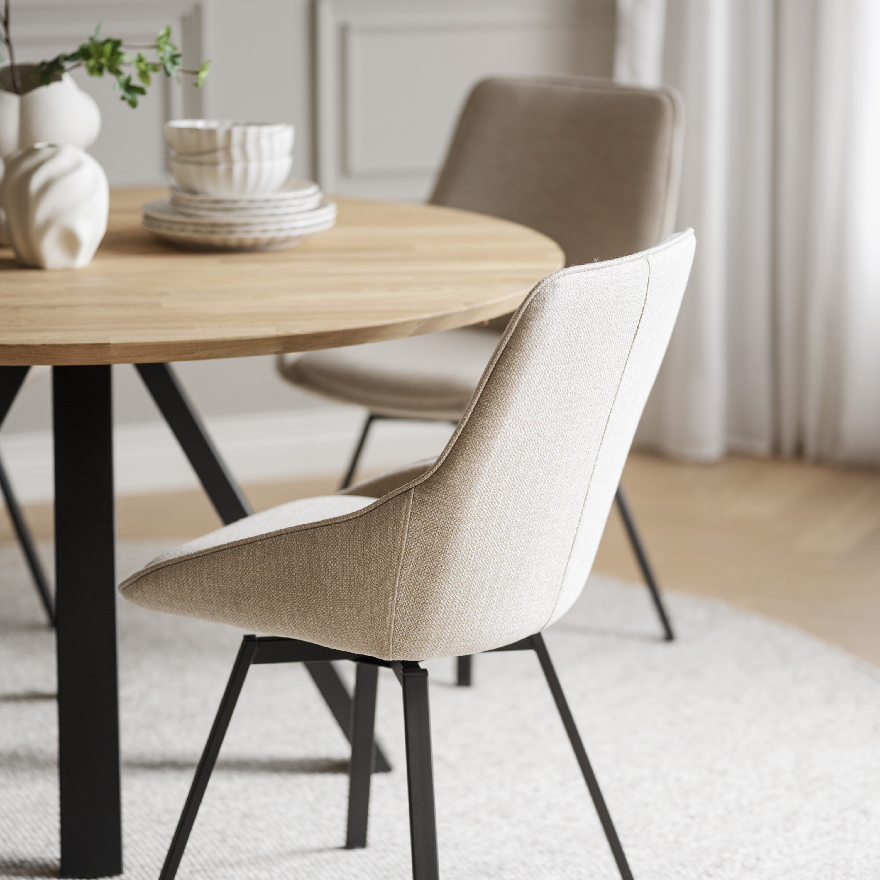 Rowico Home Alison Esszimmerstuhl Hellbeige/Schwarz