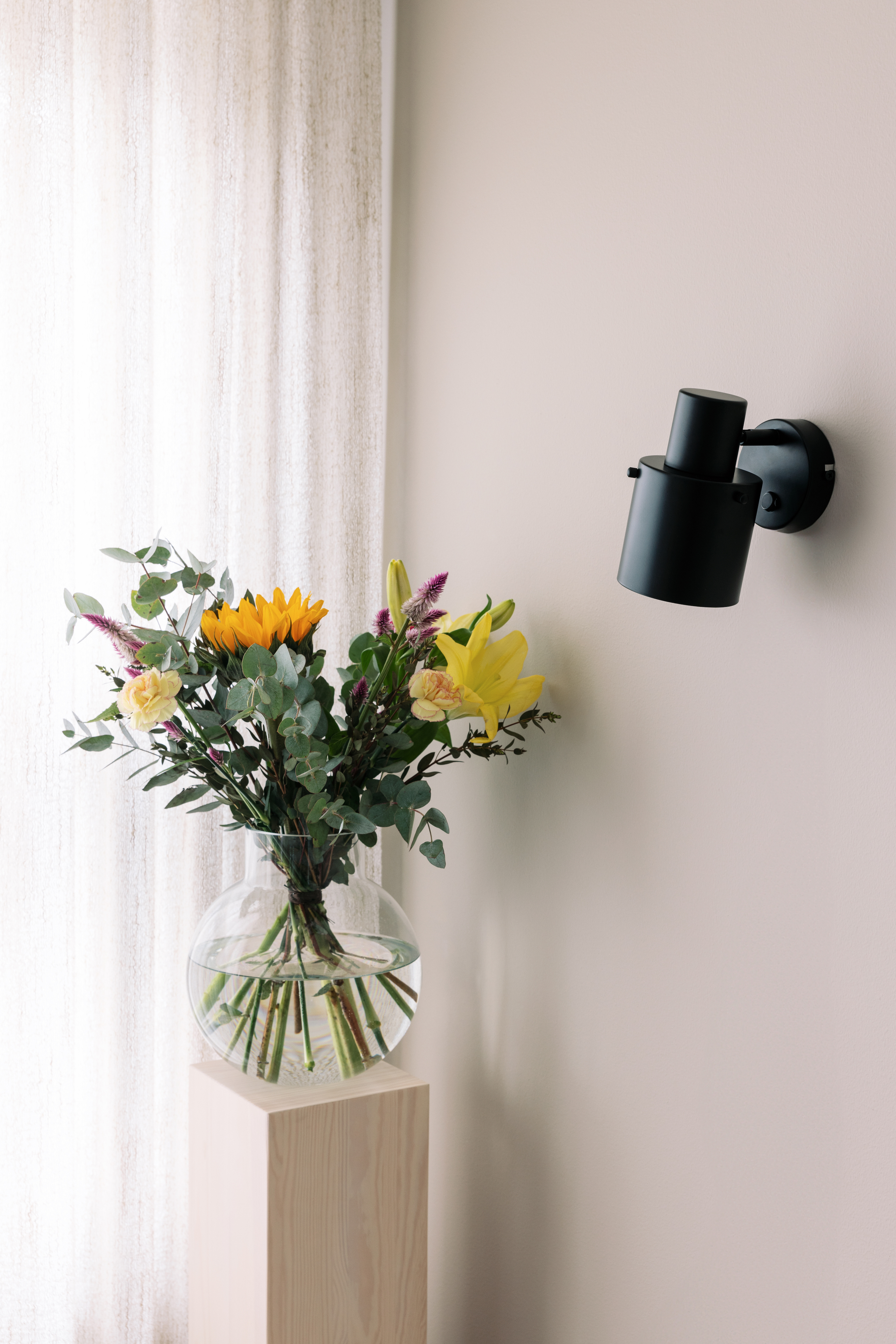 Globen Lighting Clark Wandleuchte Schwarz 1