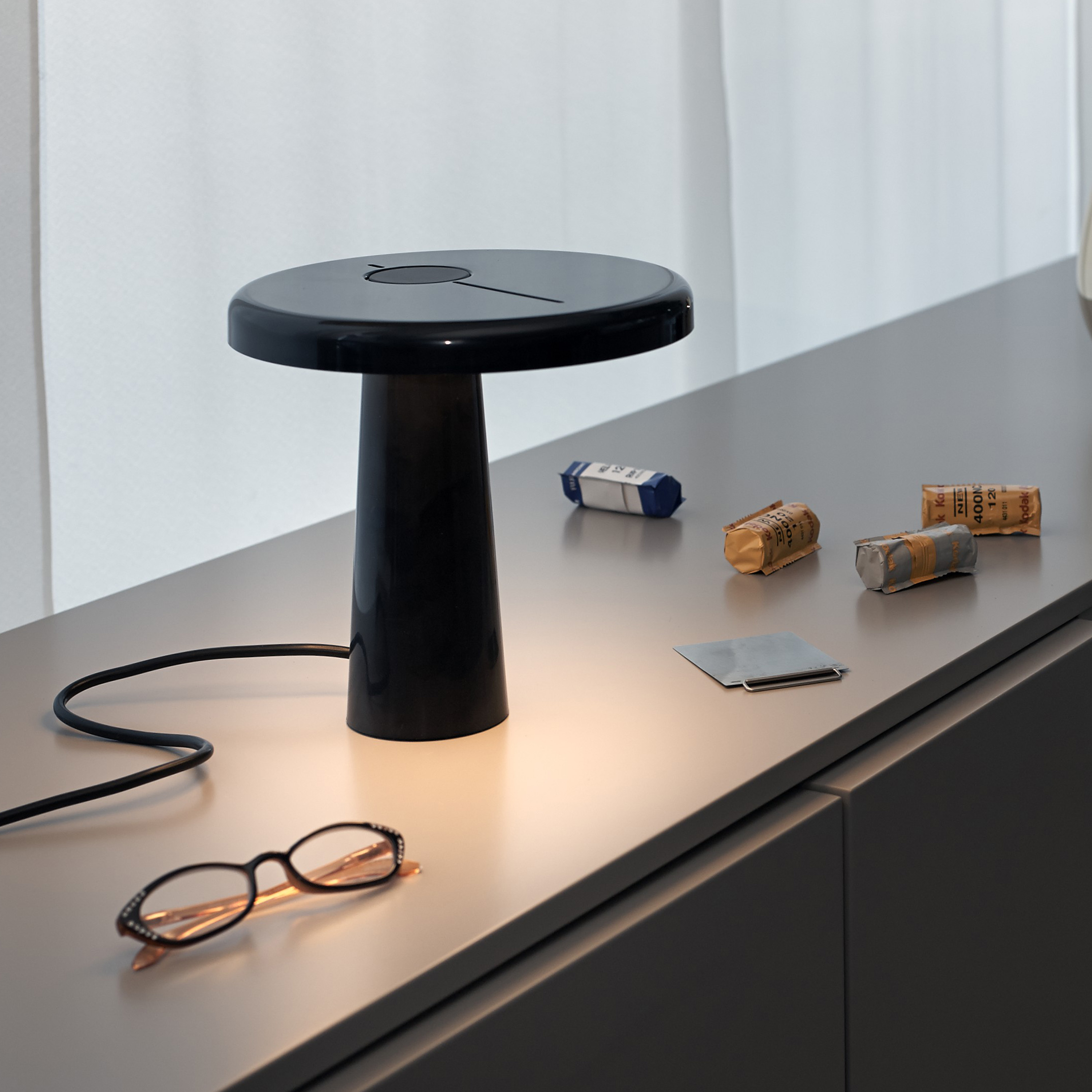 Martinelli Luce Hoop Tischlampe LED Schwarz Ø21