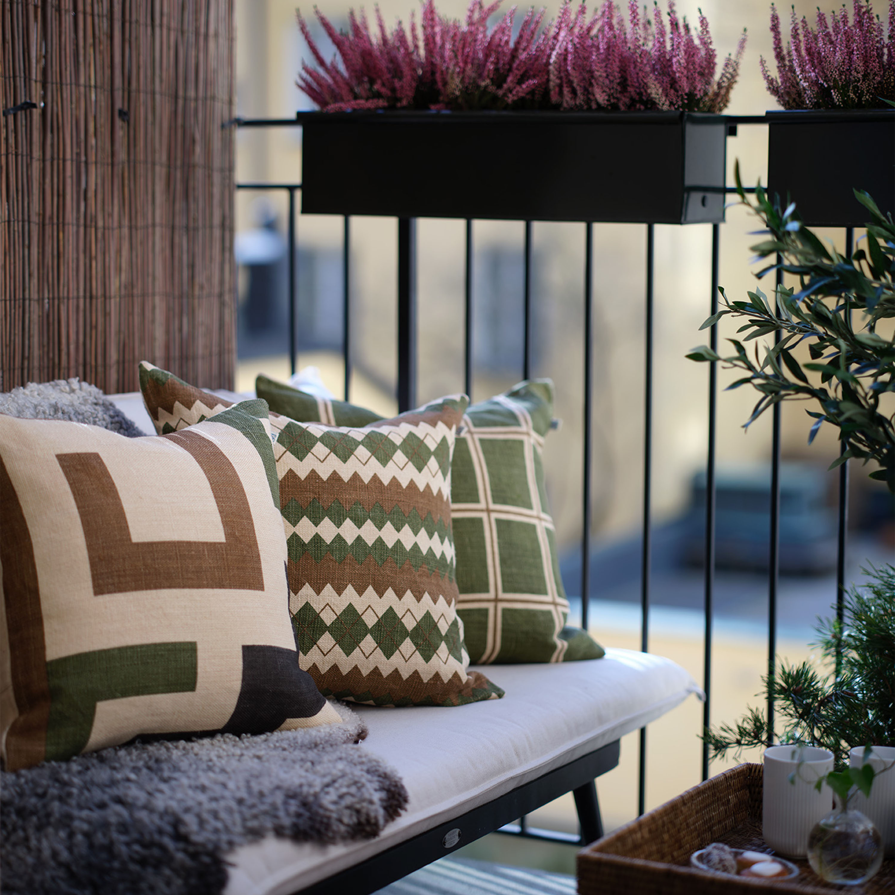 Chhatwal &amp; Jonsson Raha Tyynynpäällinen Cactus Green/Taupe 50x50