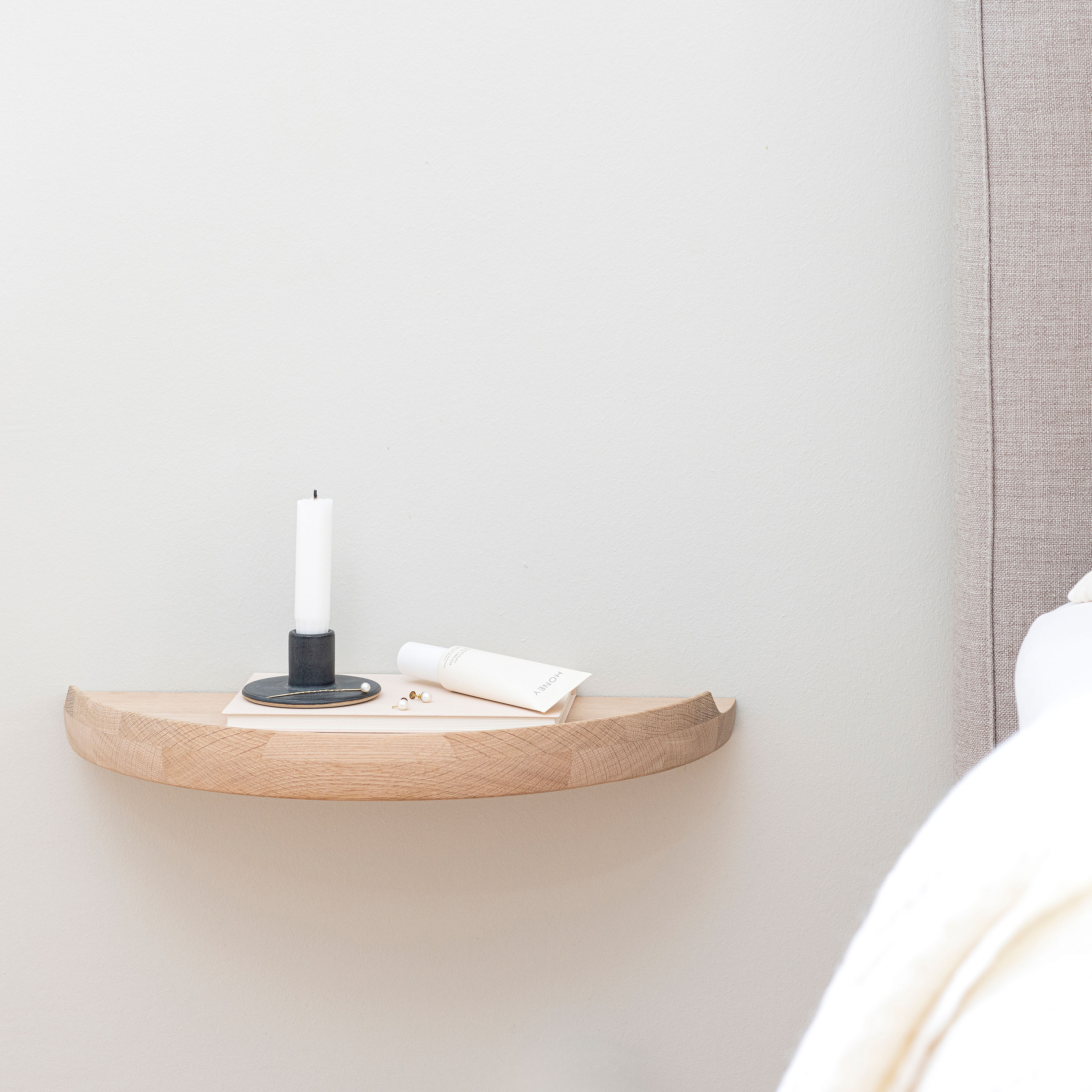 Aakjaer Furniture Arcus konsollhylle hvit oljet eik