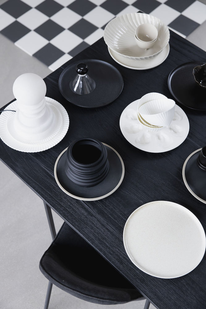 Byon Mila Vas Svart 16cm