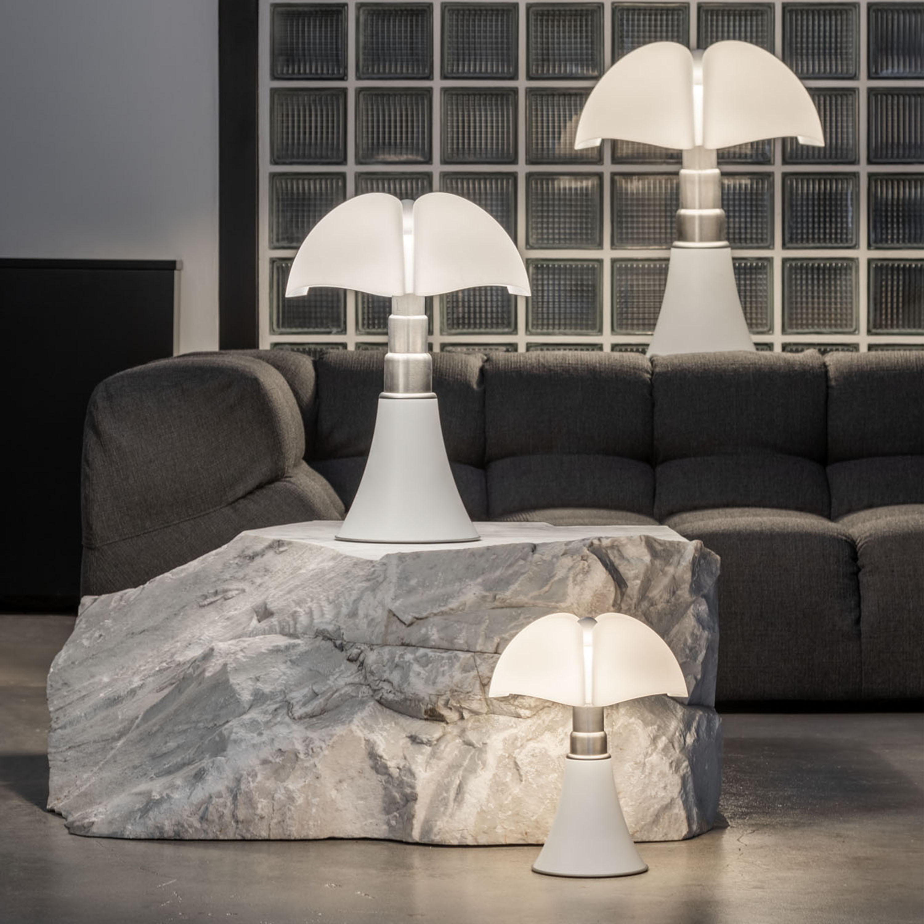 Martinelli Luce Pipistrello Medio Bordlampe Dimbar LED Matt Hvit