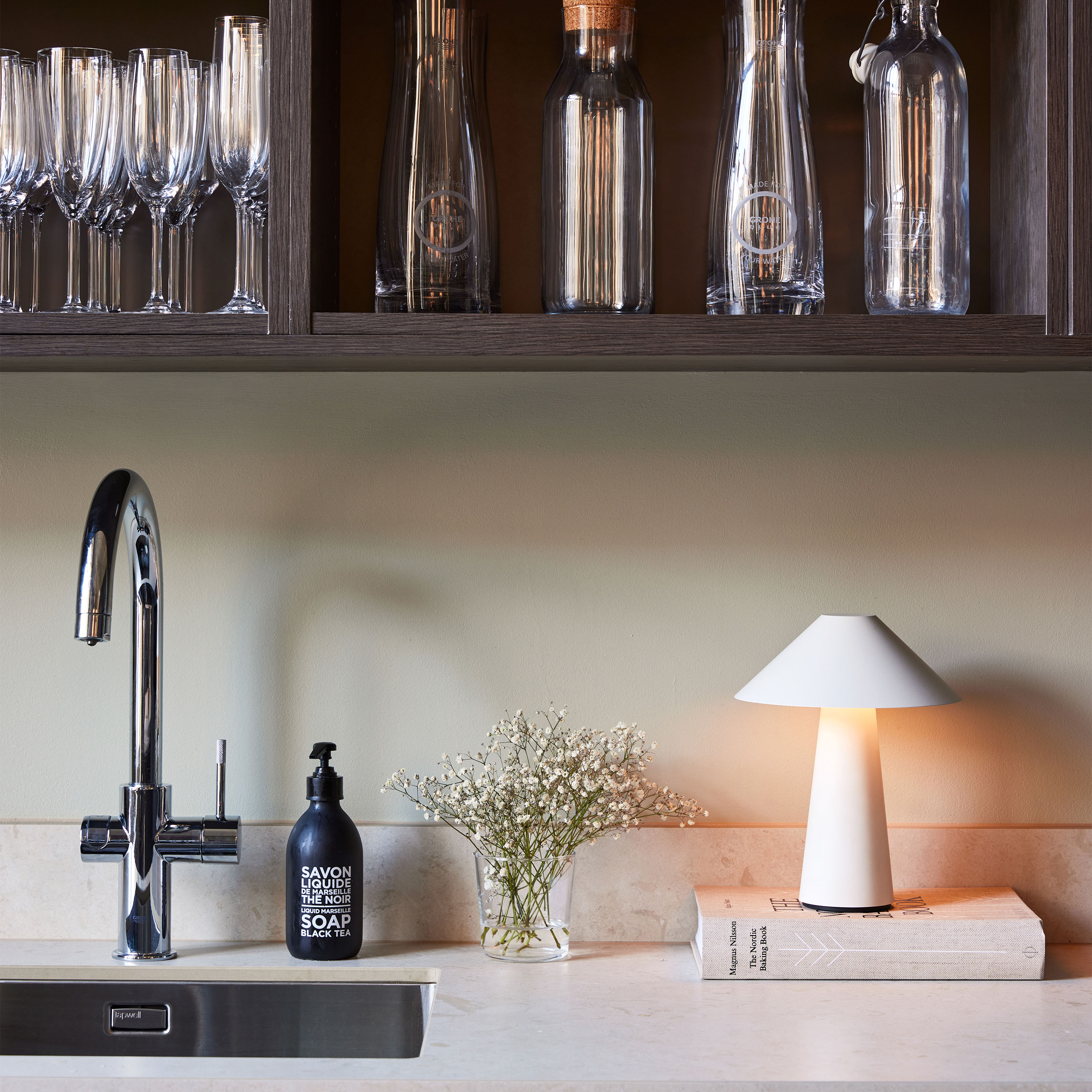 Globen Lighting Cannes Portabel Bordslampa Vit 26cm