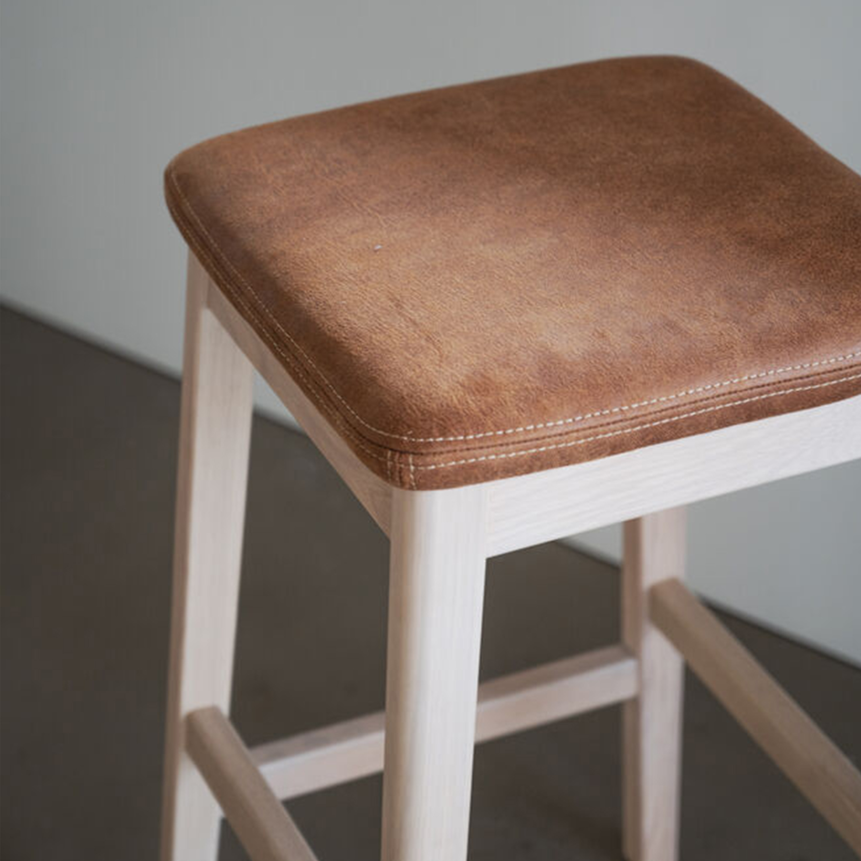 Rowico Home Livermore Barstol Vitpigmenterad Ek/Brun