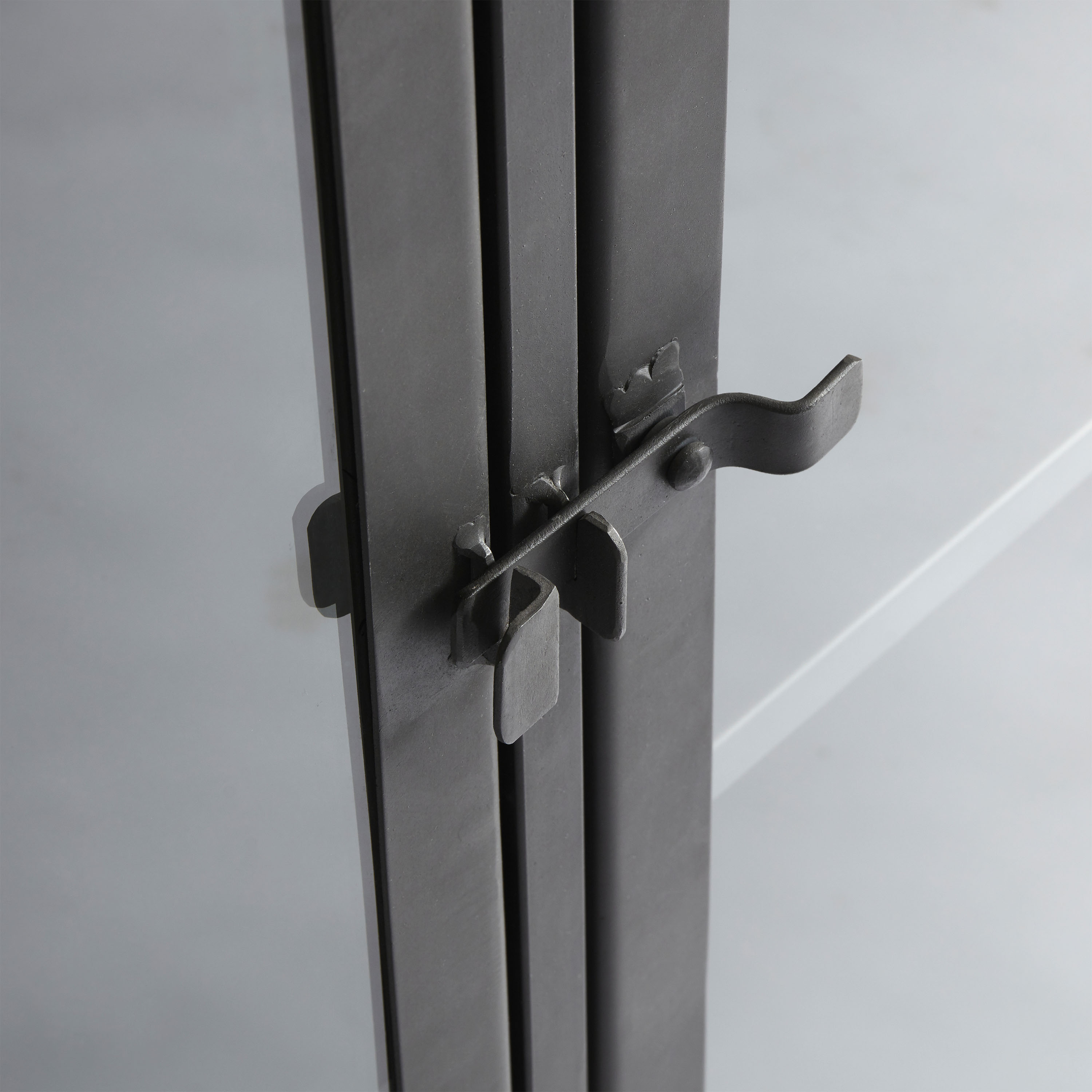 Muubs Boston Skåp Black Iron 110x130