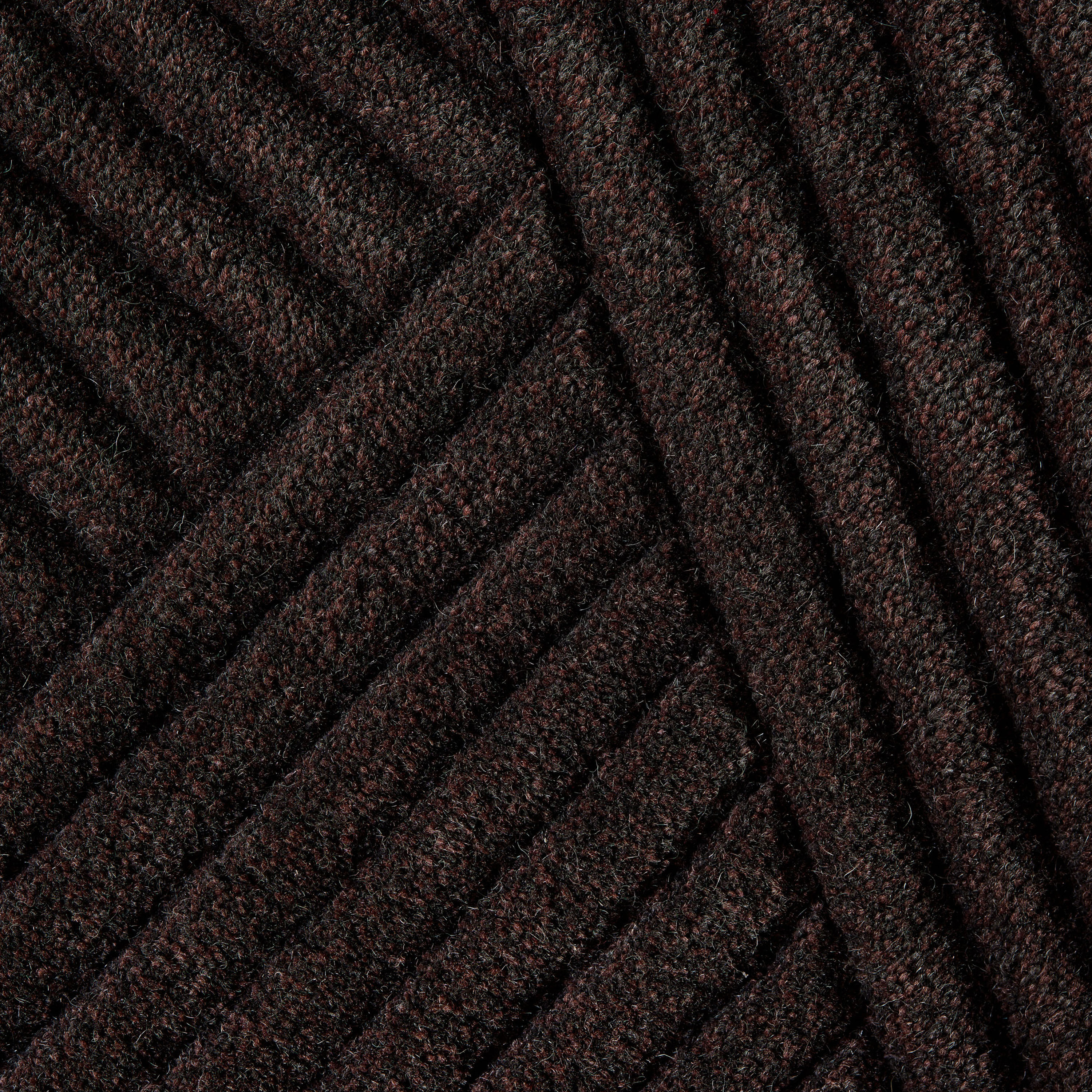 Northern Row Rund Ullteppe Dark Brown Large