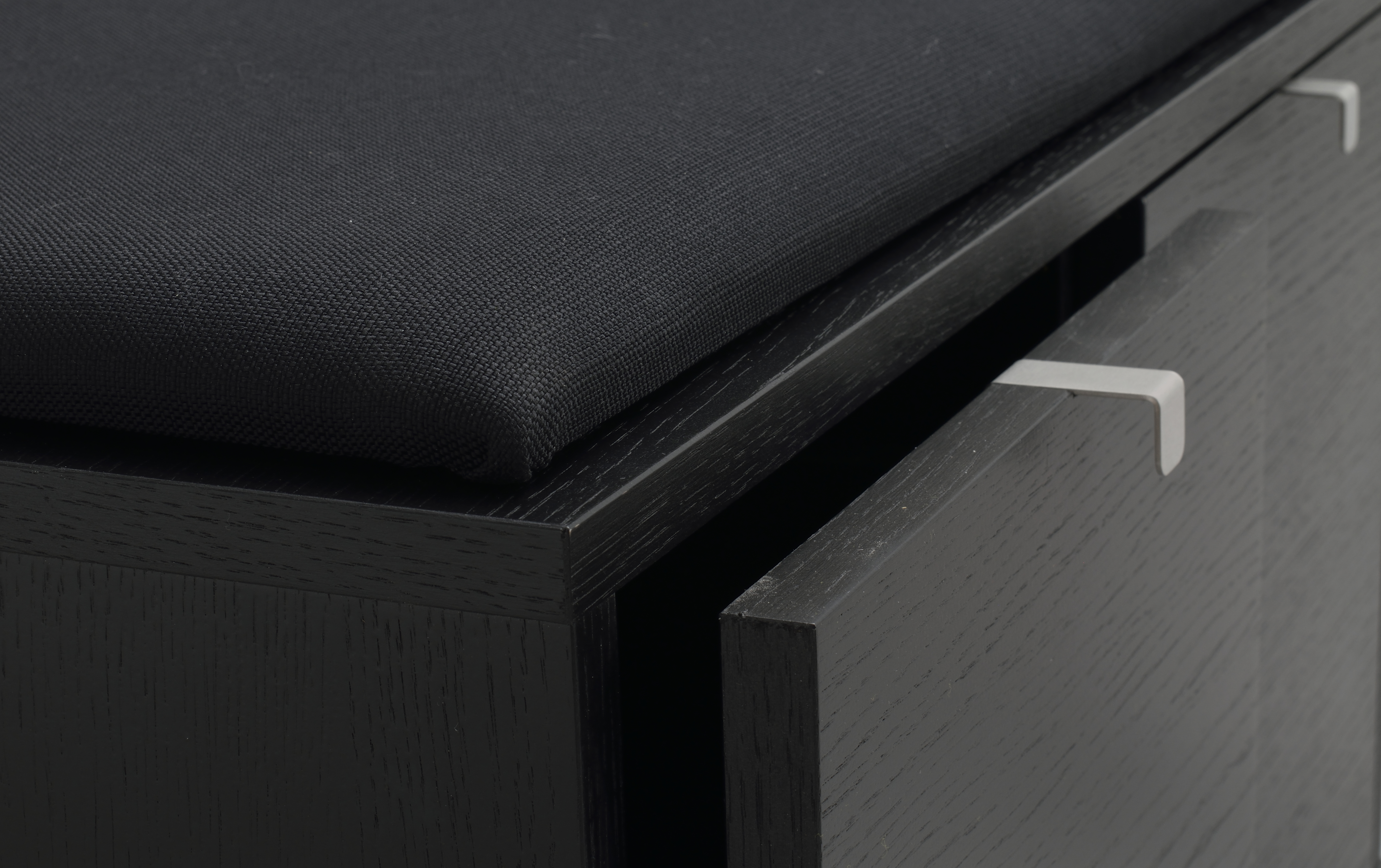 Rowico Home Confetti Bänk 3 Svartlackad/Svart