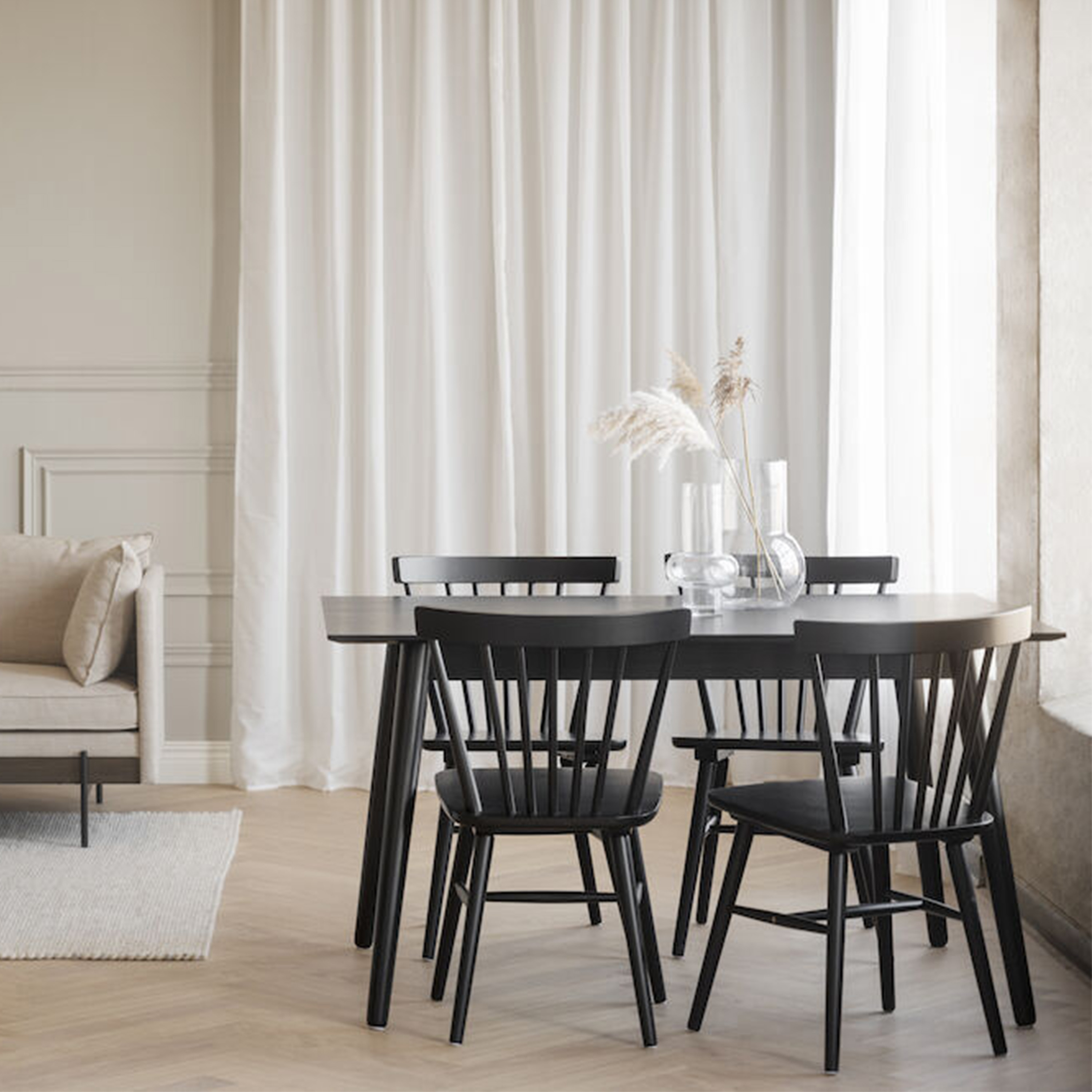 Rowico Home Lotta Matbord Svart 140x90cm