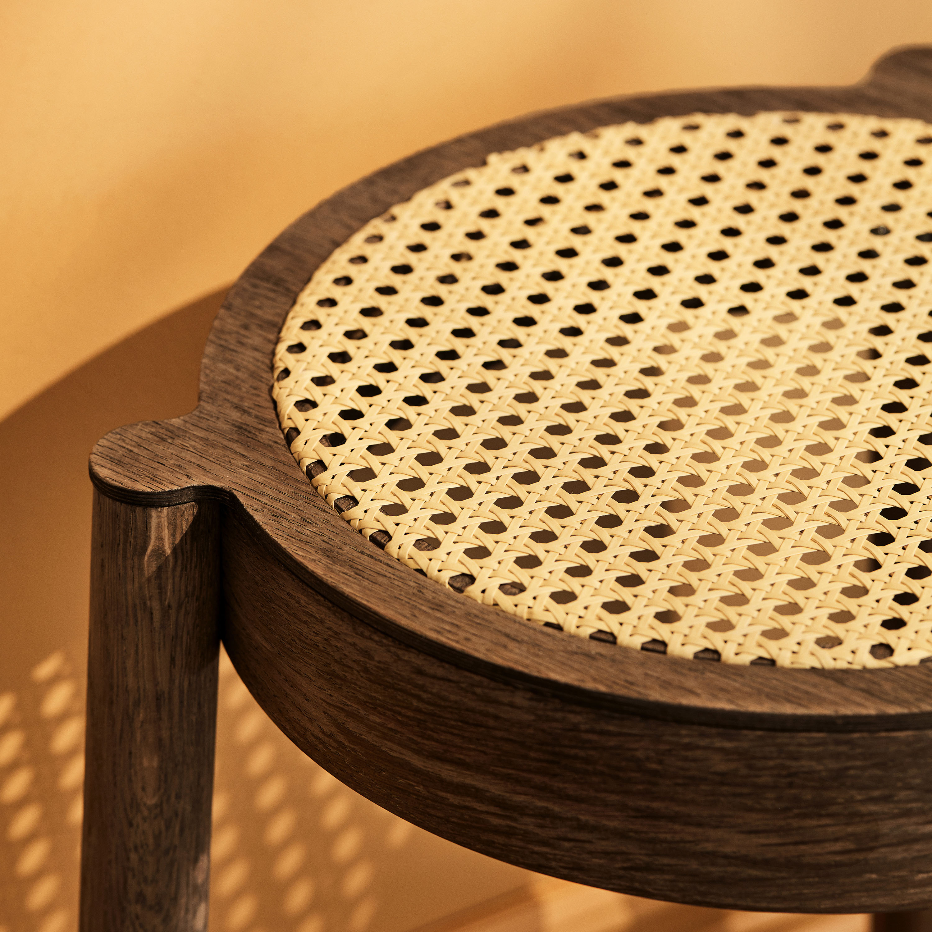 Northern Pal Hocker Smoked Oak/Light Mesh
