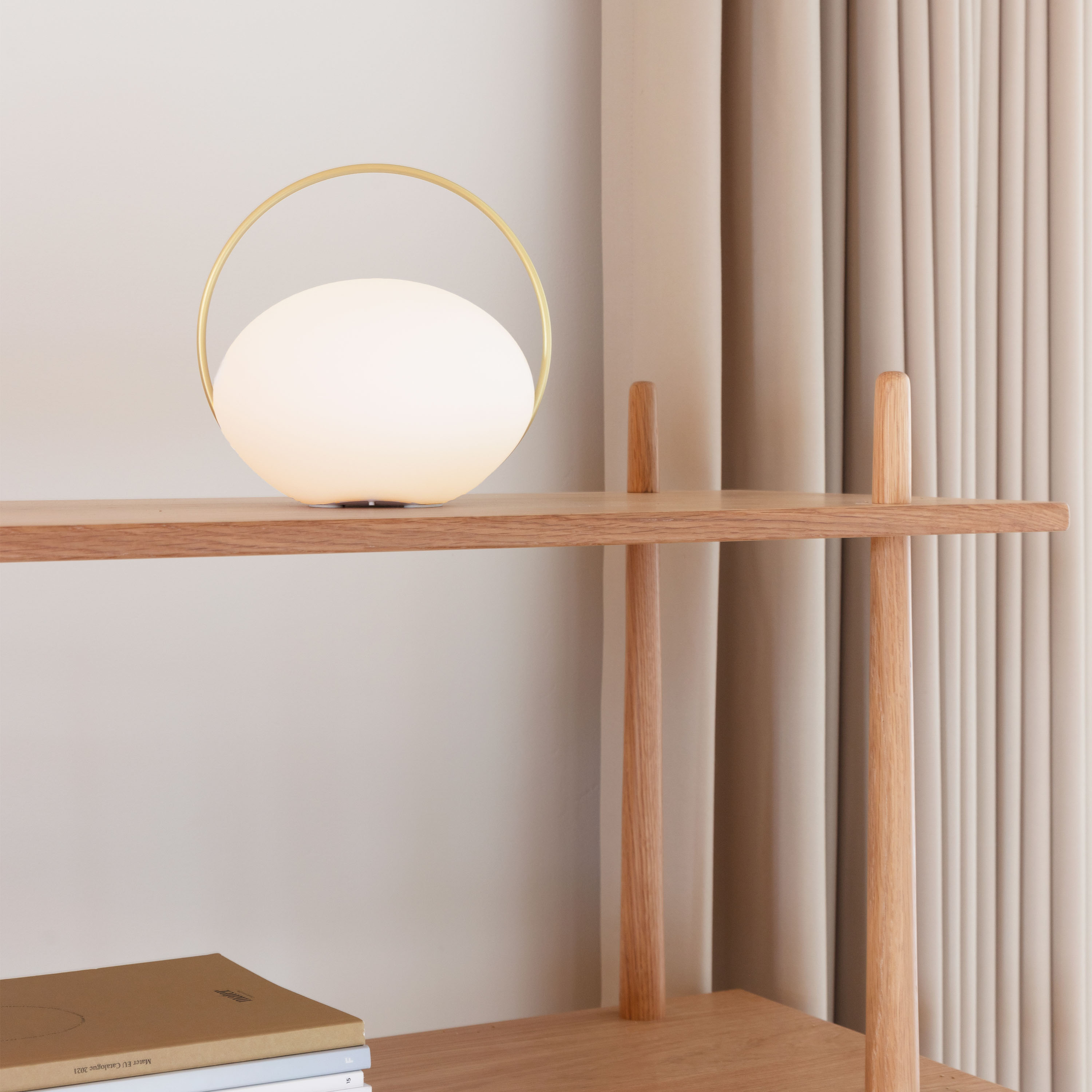 Umage Orbit Tragbare Tischlampe White 18cm