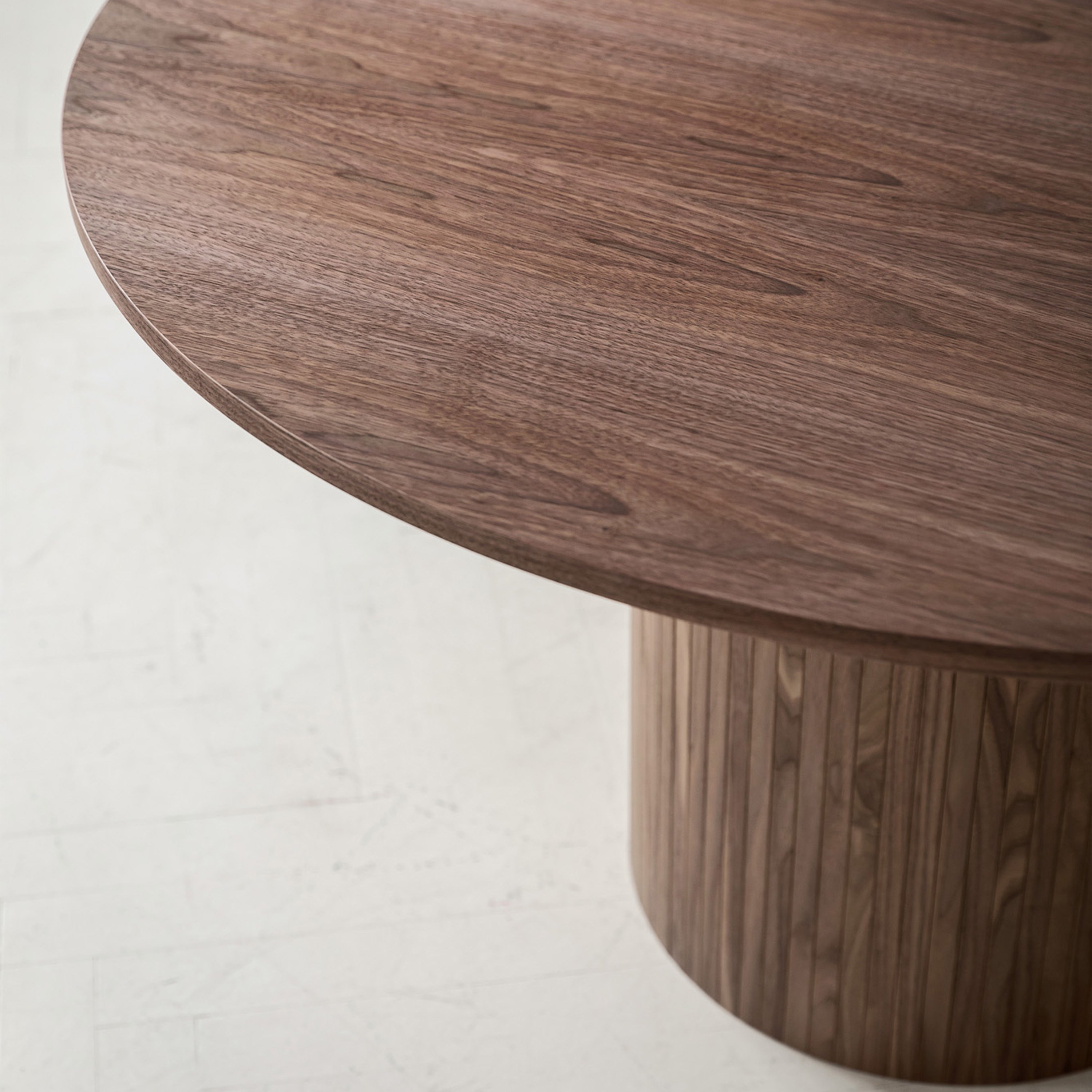 Sleepo Collection Adele Matbord Valnöt Ø115