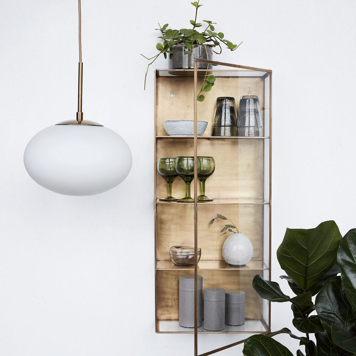 House Doctor Glass Väggskåp Mässing 80cm