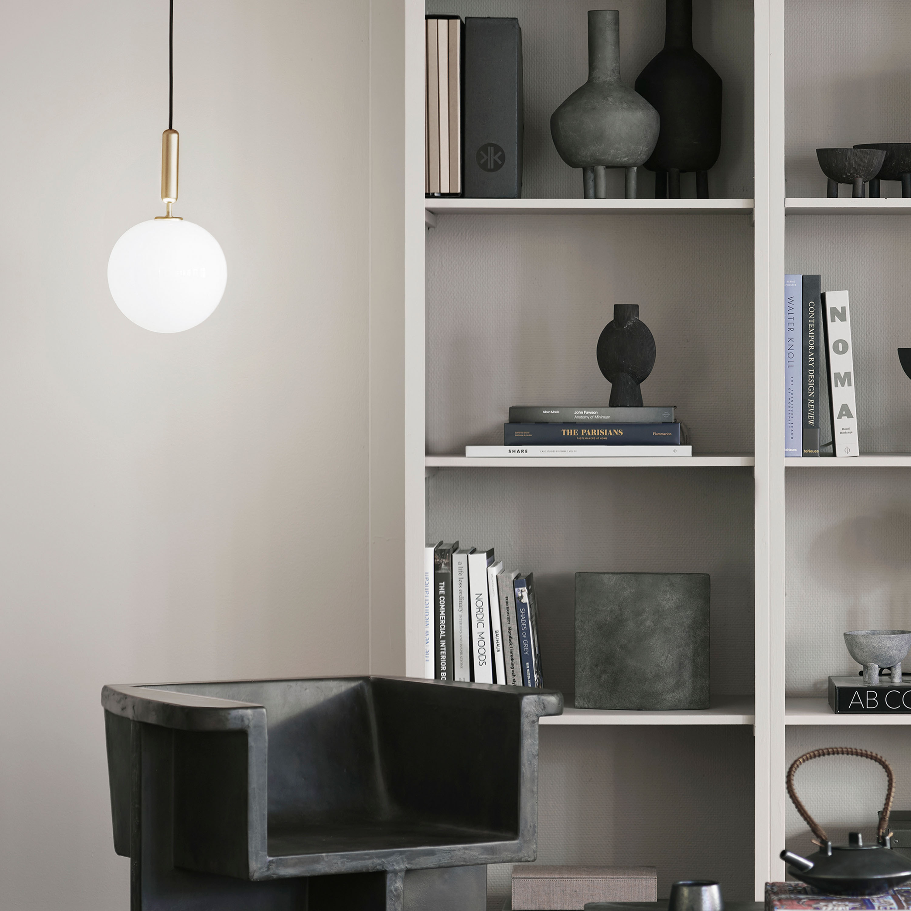Nuura Miira 1 Taklampa Brass/Opal Ø20