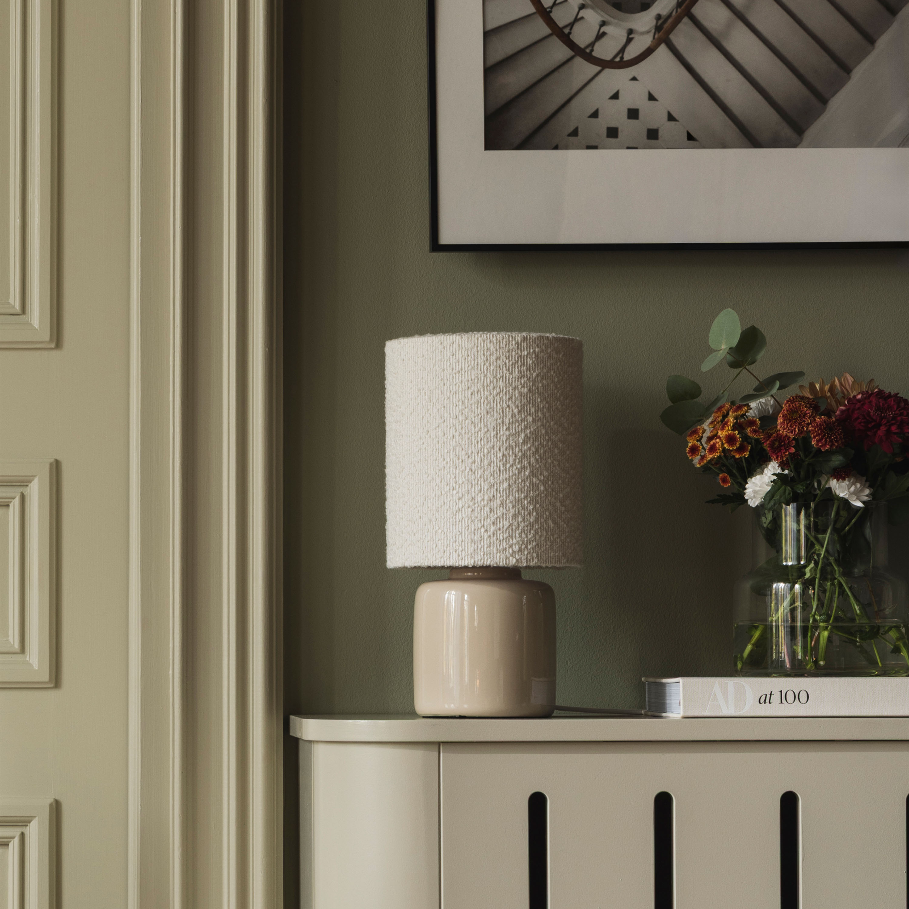 Globen Lighting Florian Bordlampe Hvit Bouclé/Beige 39cm