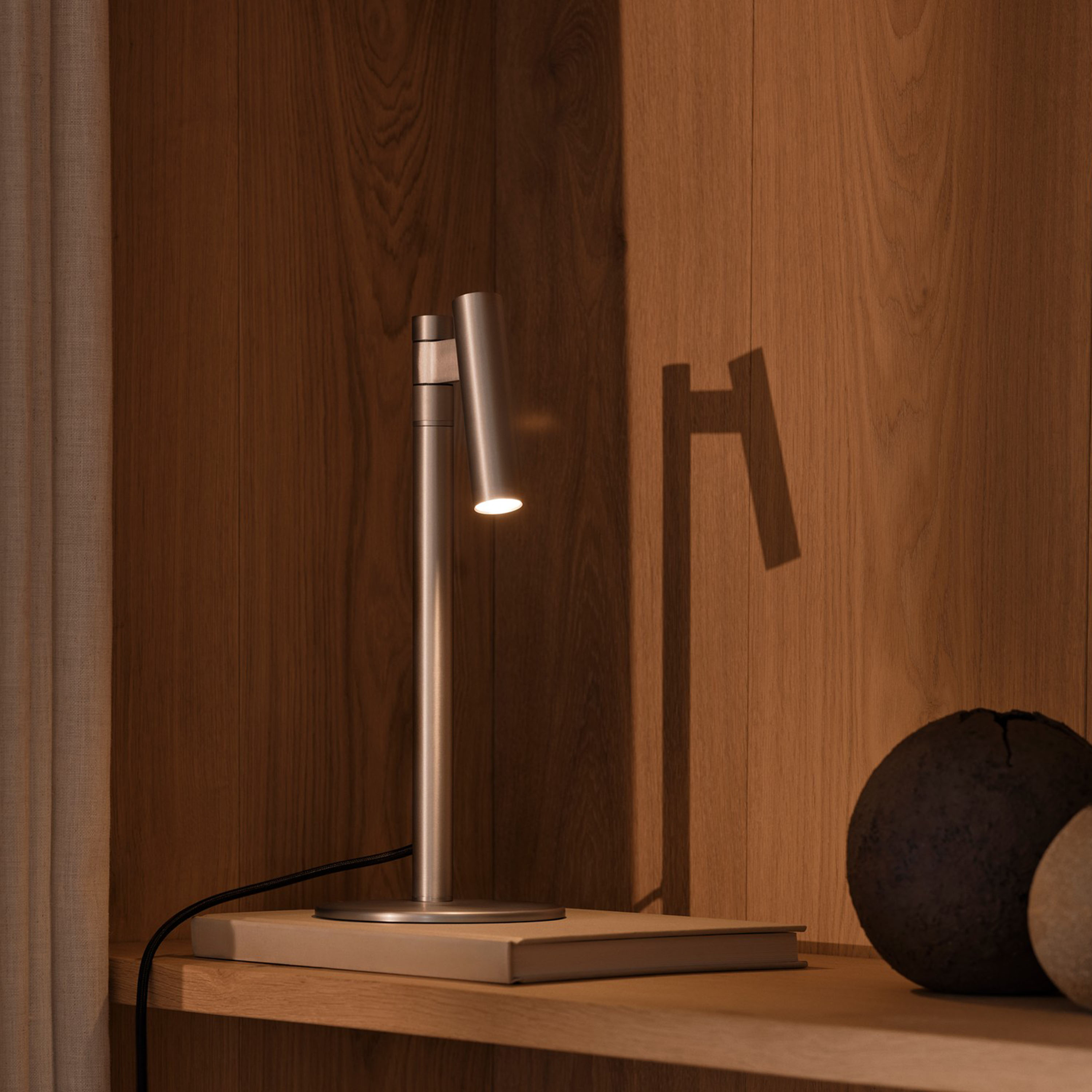 Design For The People Makoto Bordslampa Satin Krom 37cm