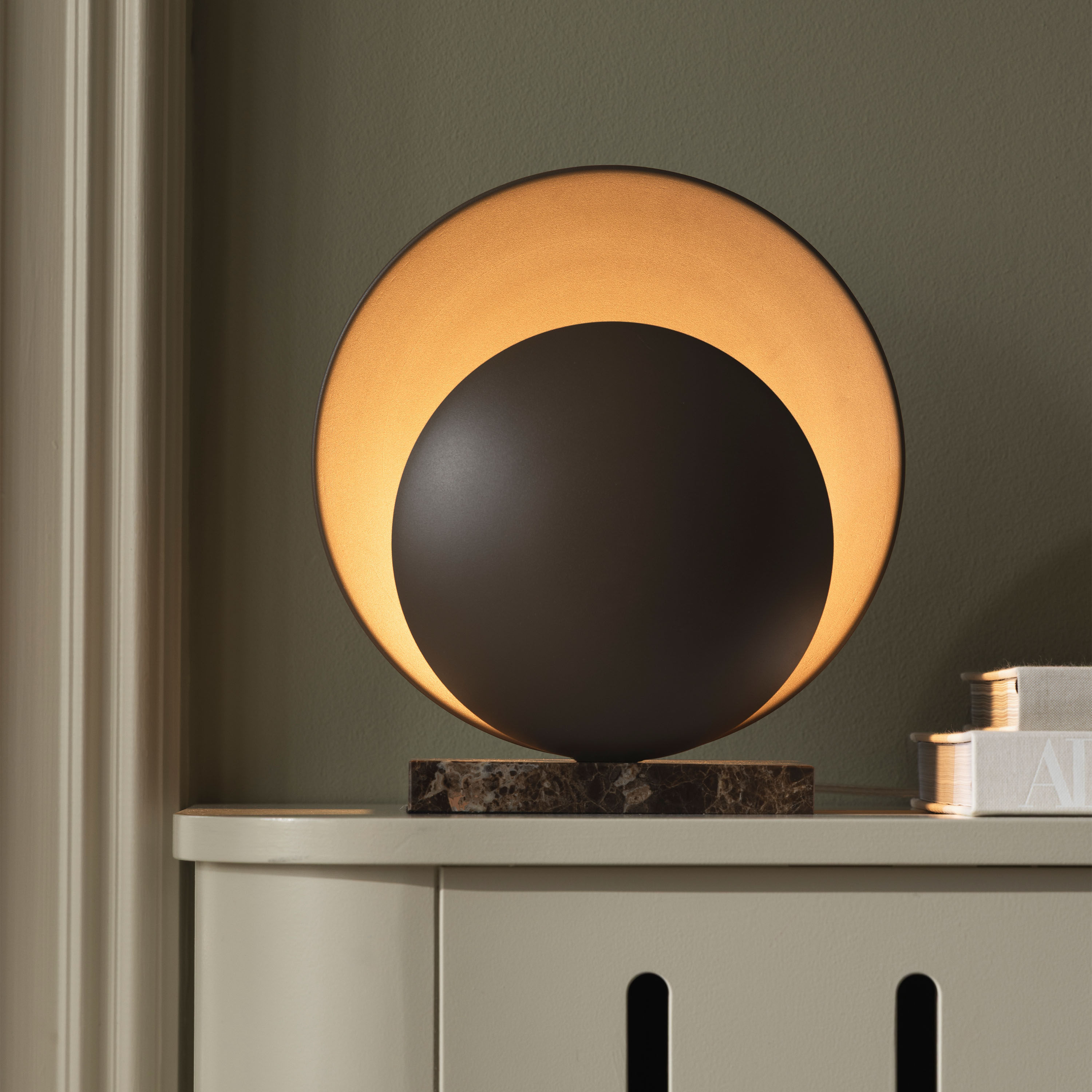 Globen Lighting Orbit Bordlampe Mocha/Brun Marmor 32cm