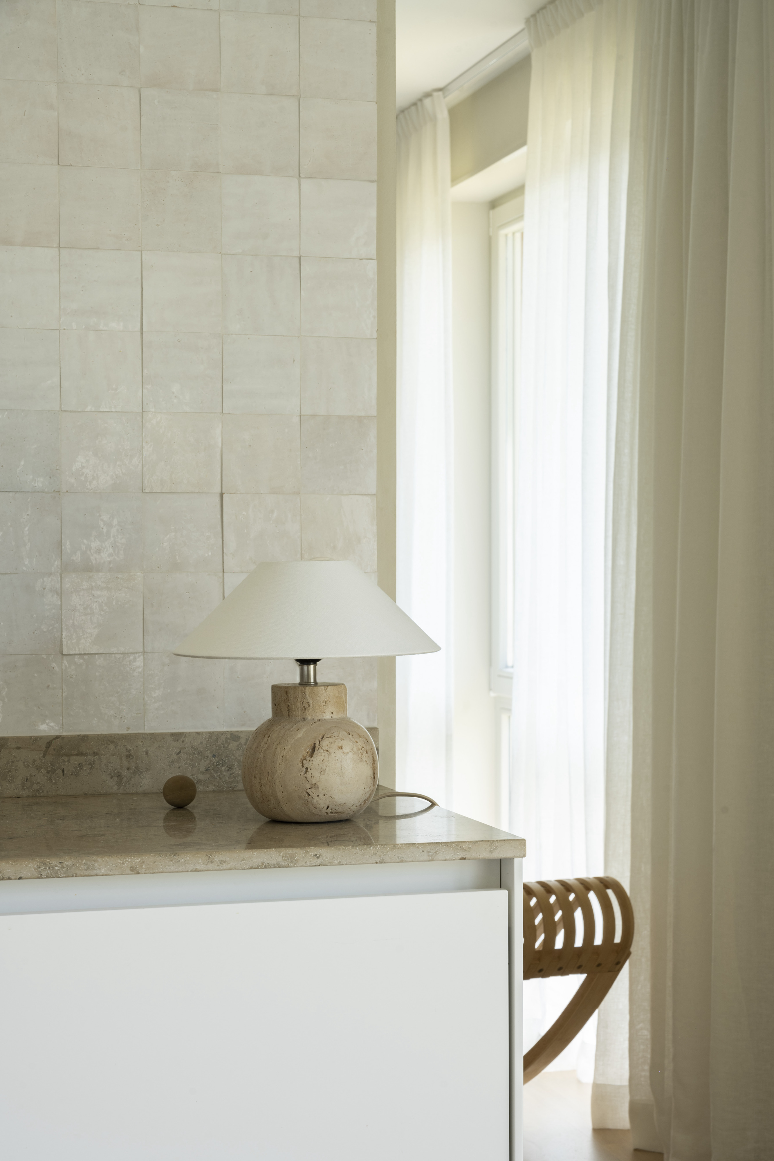 Watt &amp; Veke Pella Lampfot Travertine 23cm