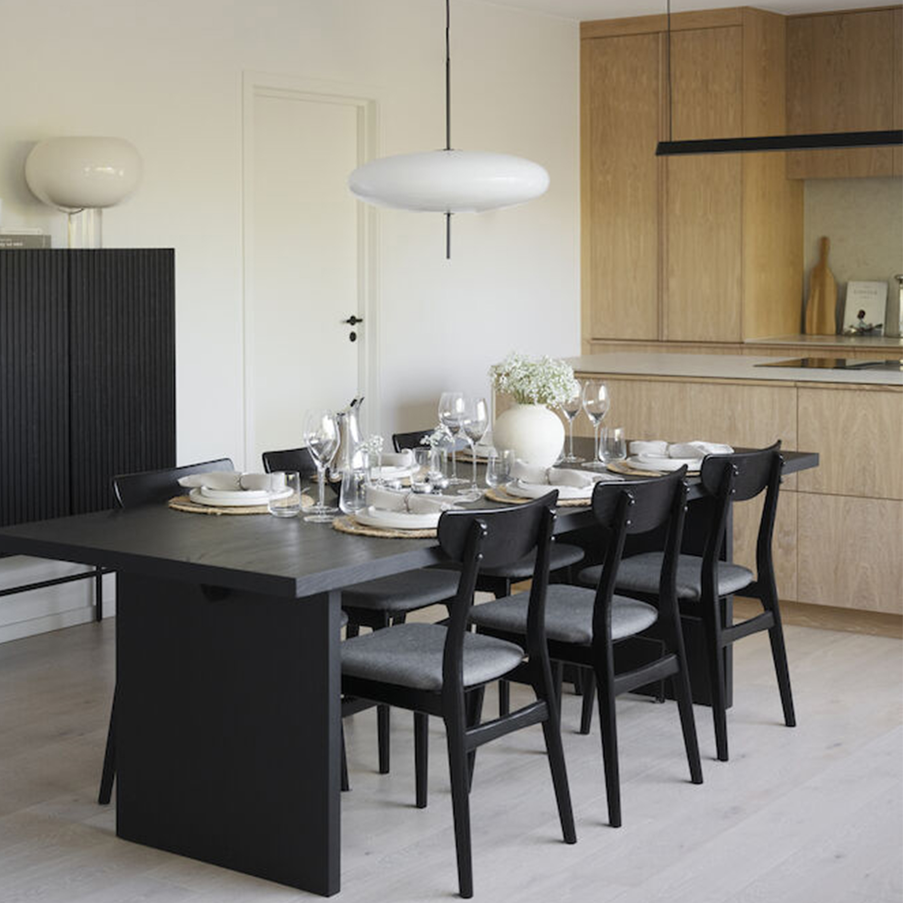 Rowico Home Emmett Matbord Svart 240cm