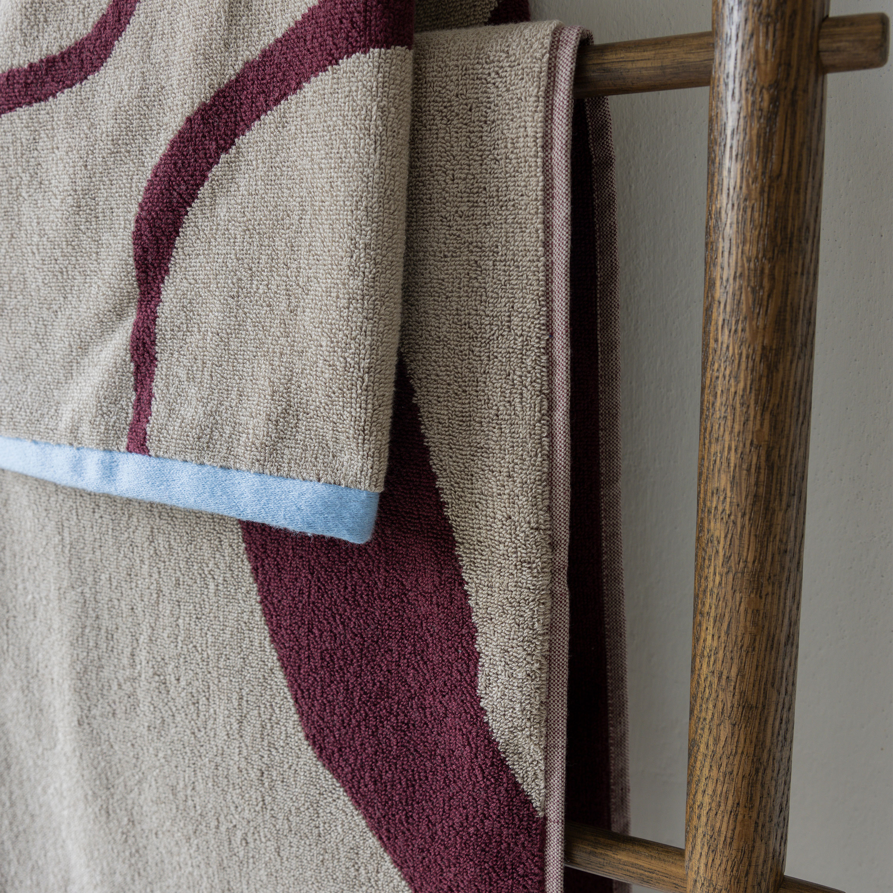 Mette Ditmer Nova Arte Handtuch Wein/Sand 70x133