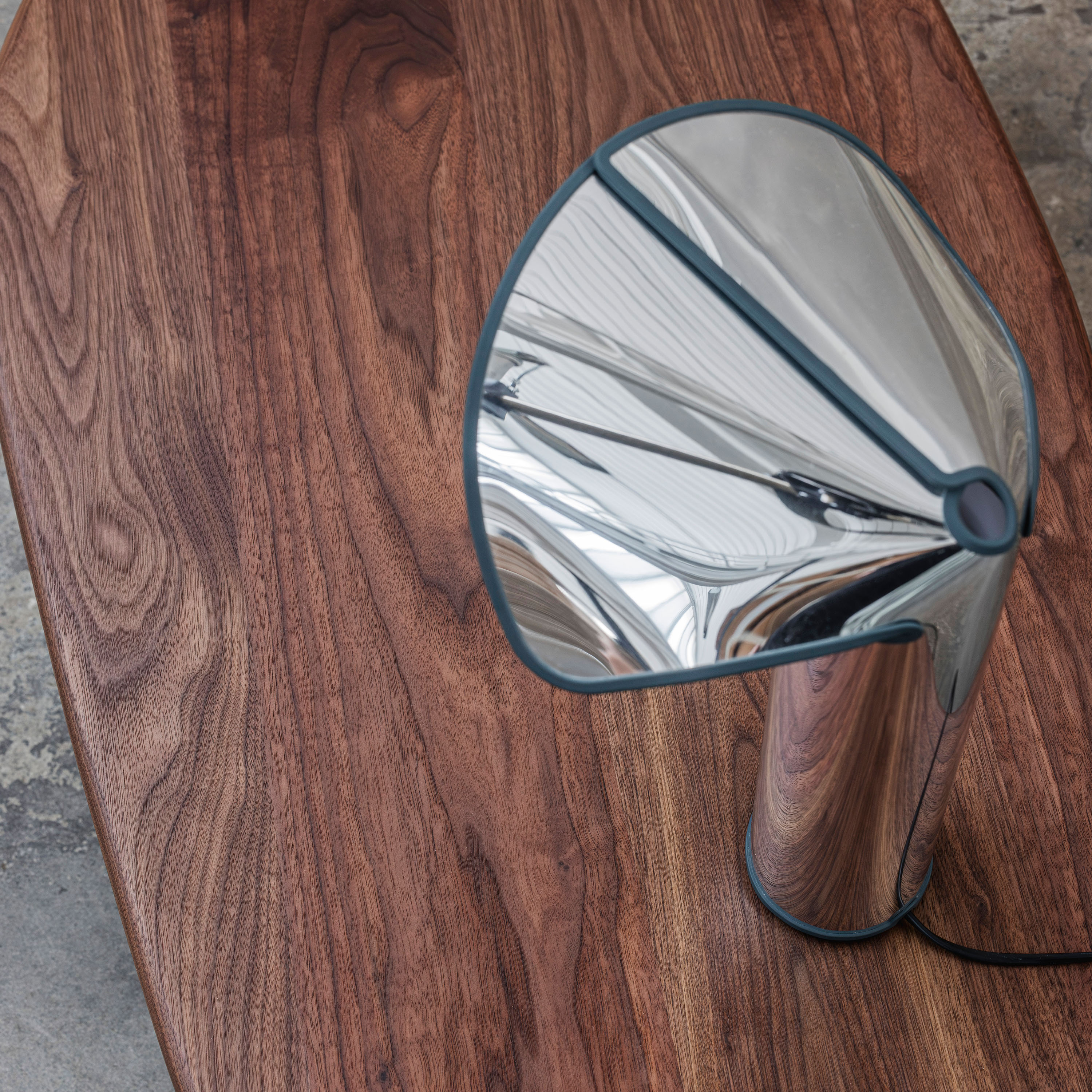 Tinted Lowe Soffbord Valnöt Brown 133x60