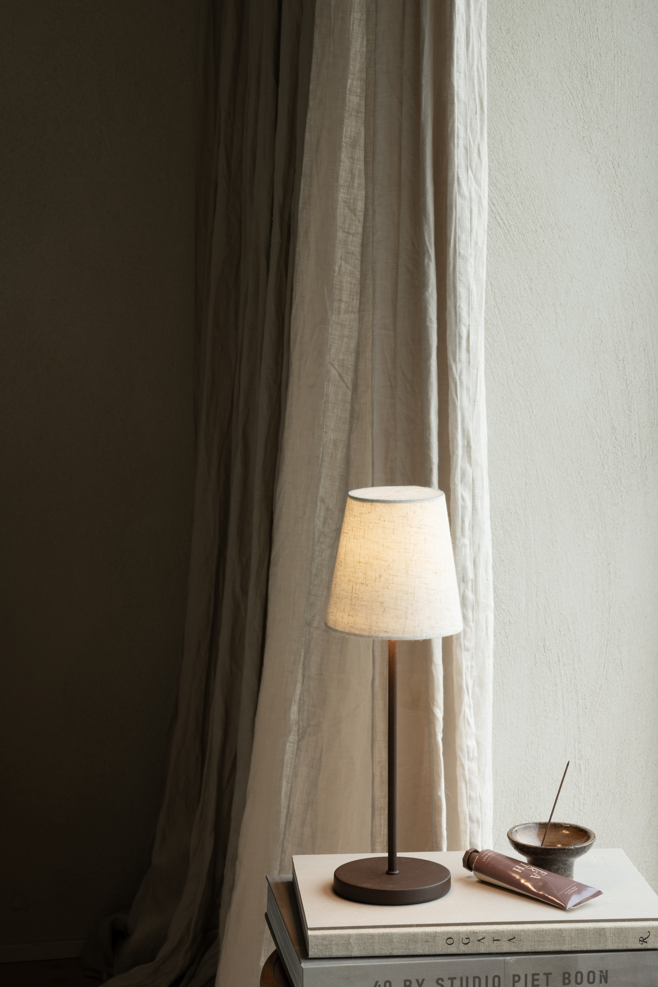 Watt &amp; Veke Tyra Portable Bordslampa Coffee 37cm