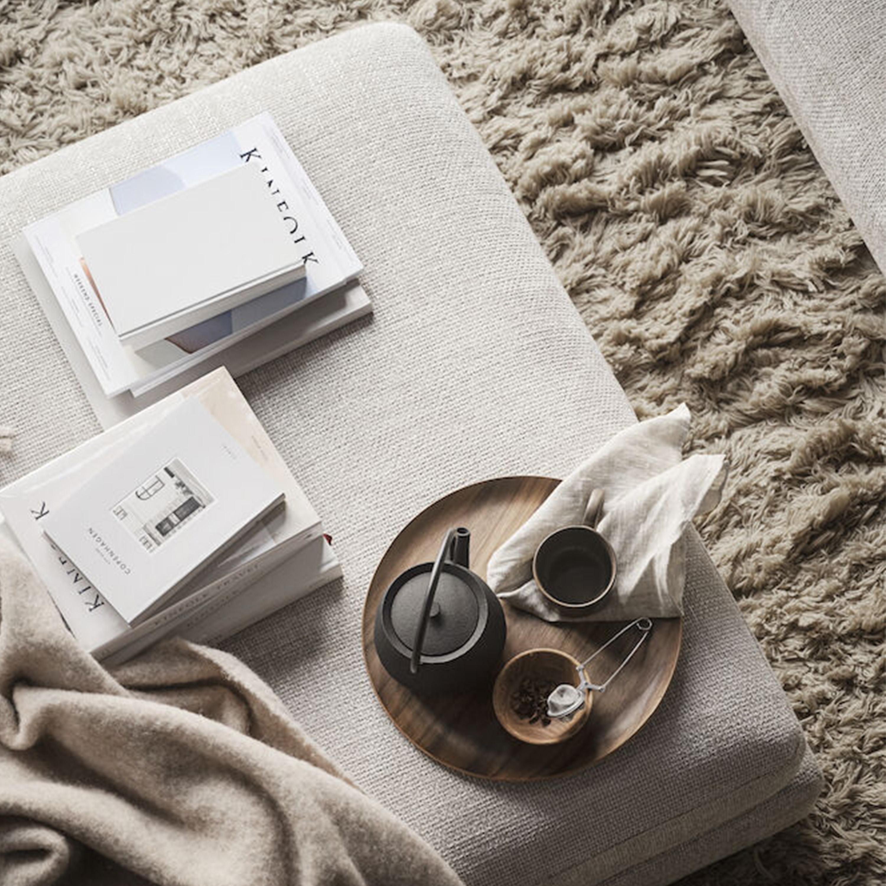 Rowico Home Duncan Fotpall Ljusgrå