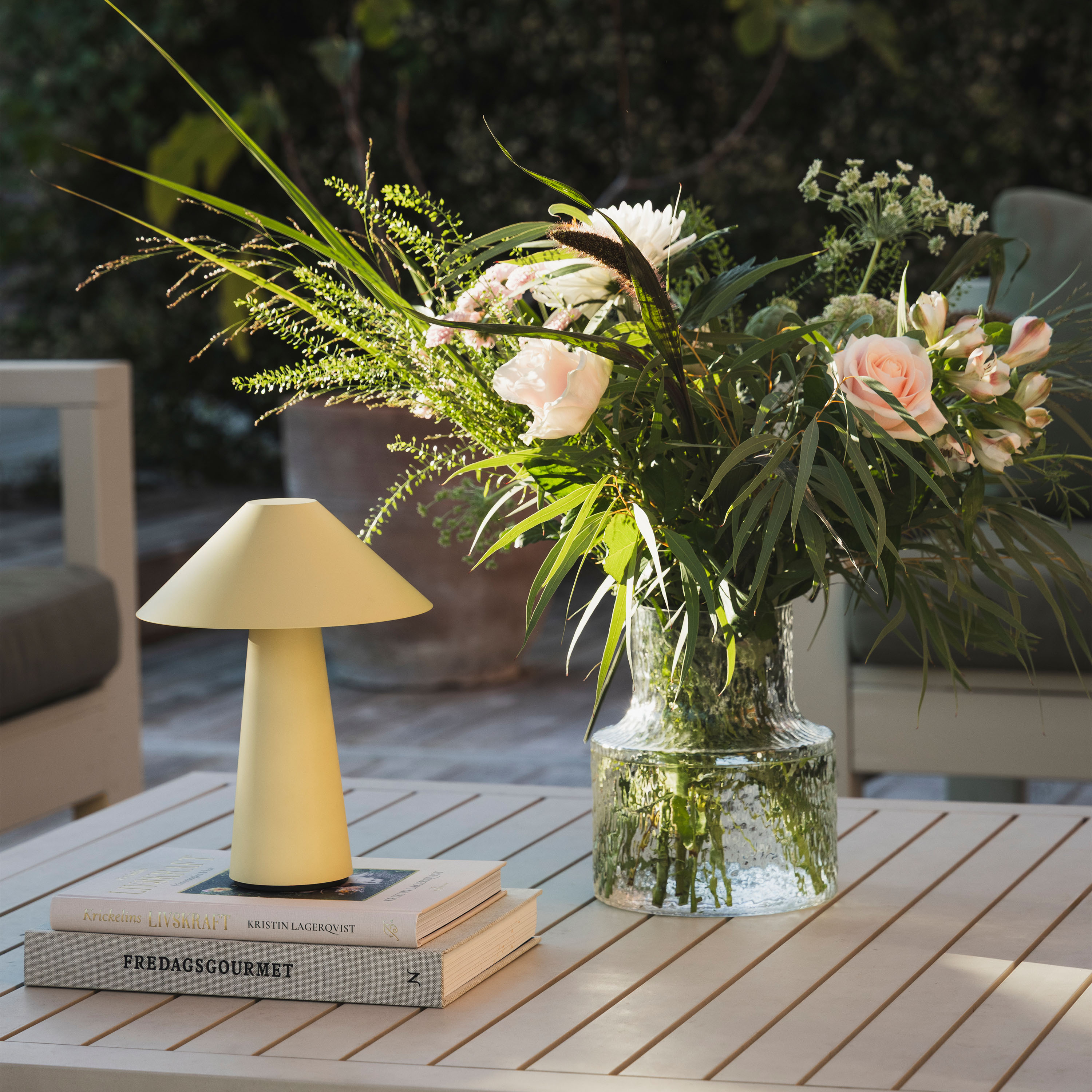 Globen Lighting Cannes Tragbare Tischlampe Hafergelb