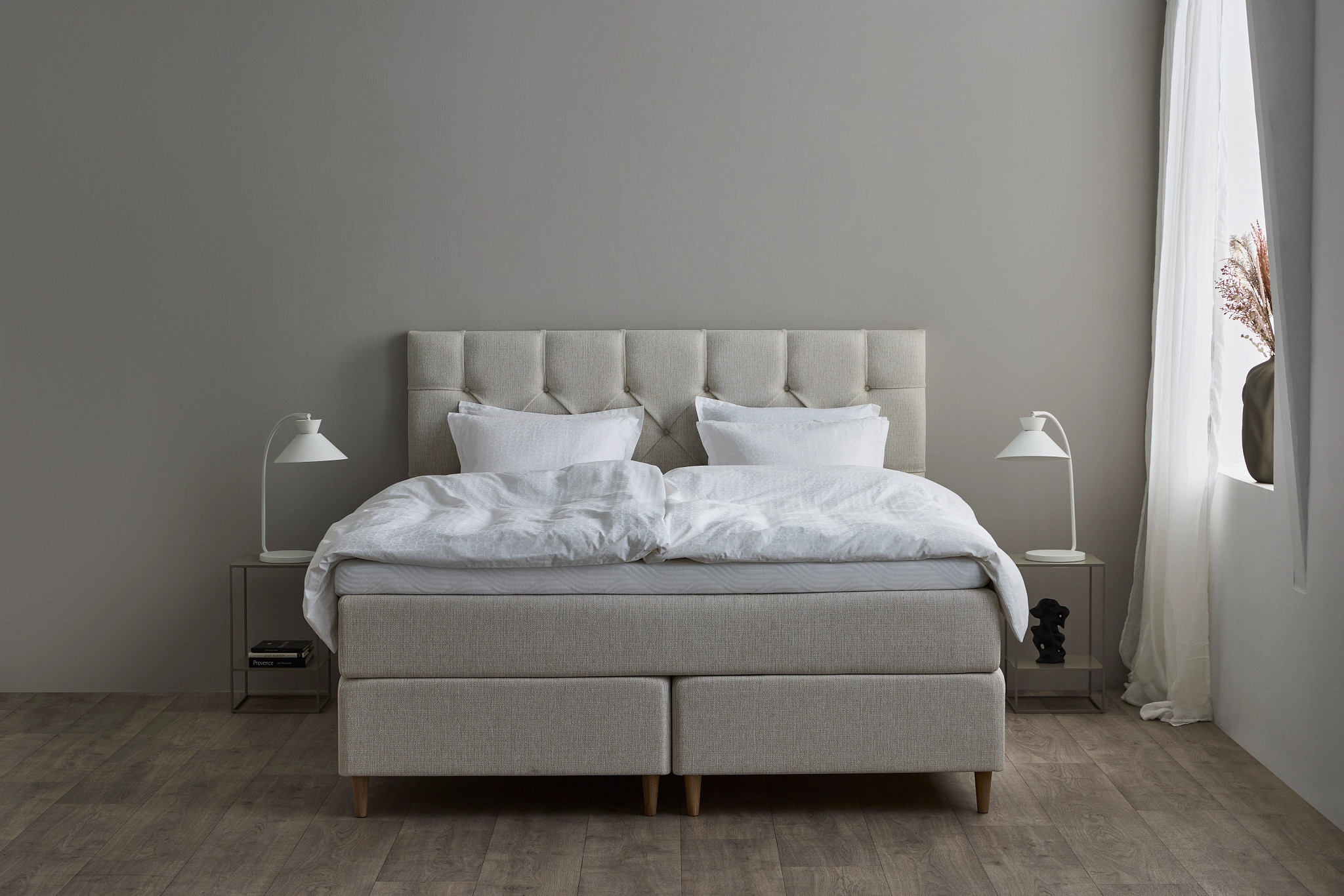 Promise Kontinentalsäng Ivory 160x200 ProLuxe SmartCool 10cm Mjuk Metallben Krom 12cm