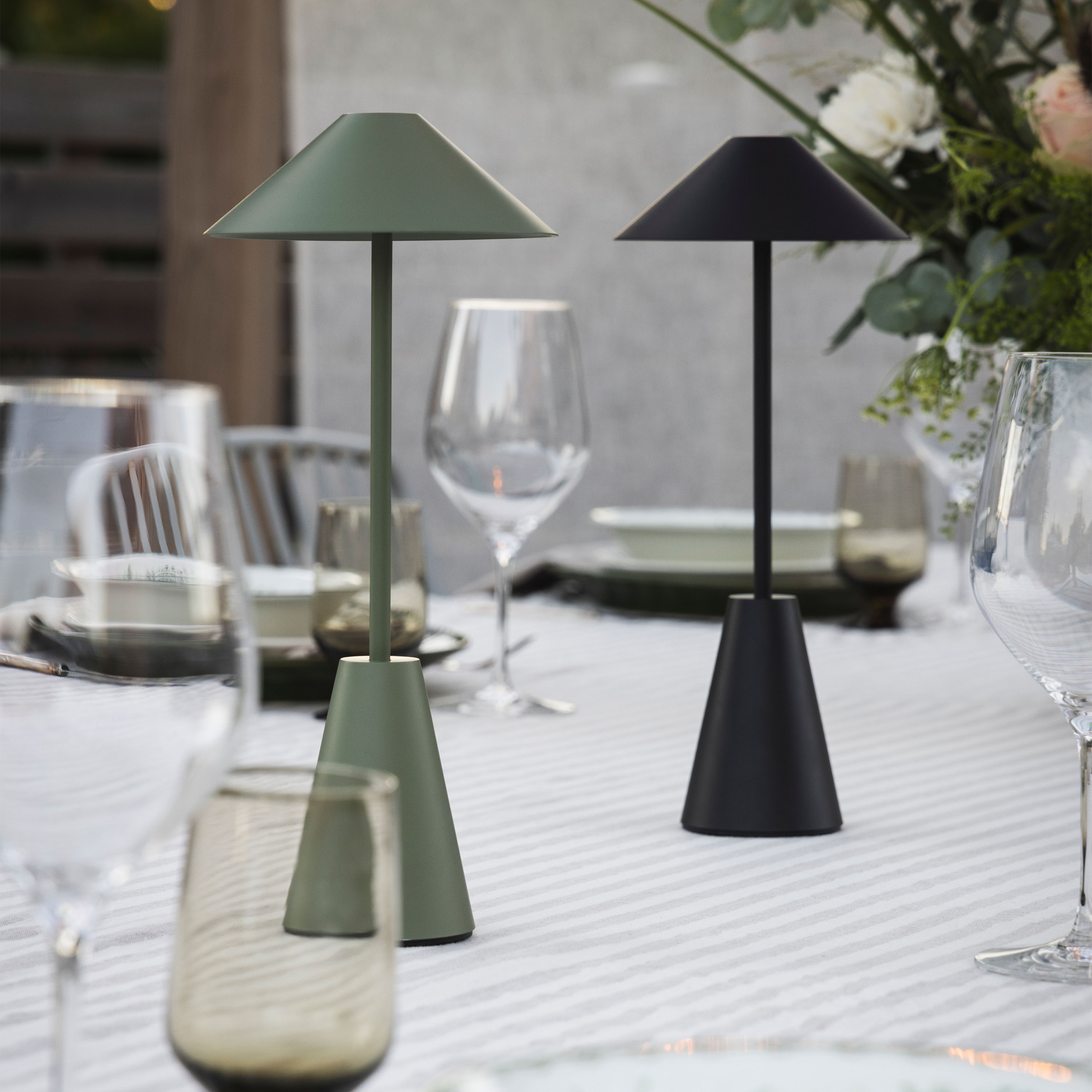 Globen Lighting Cannes Tragbare Tischlampe Moosgrün 32cm