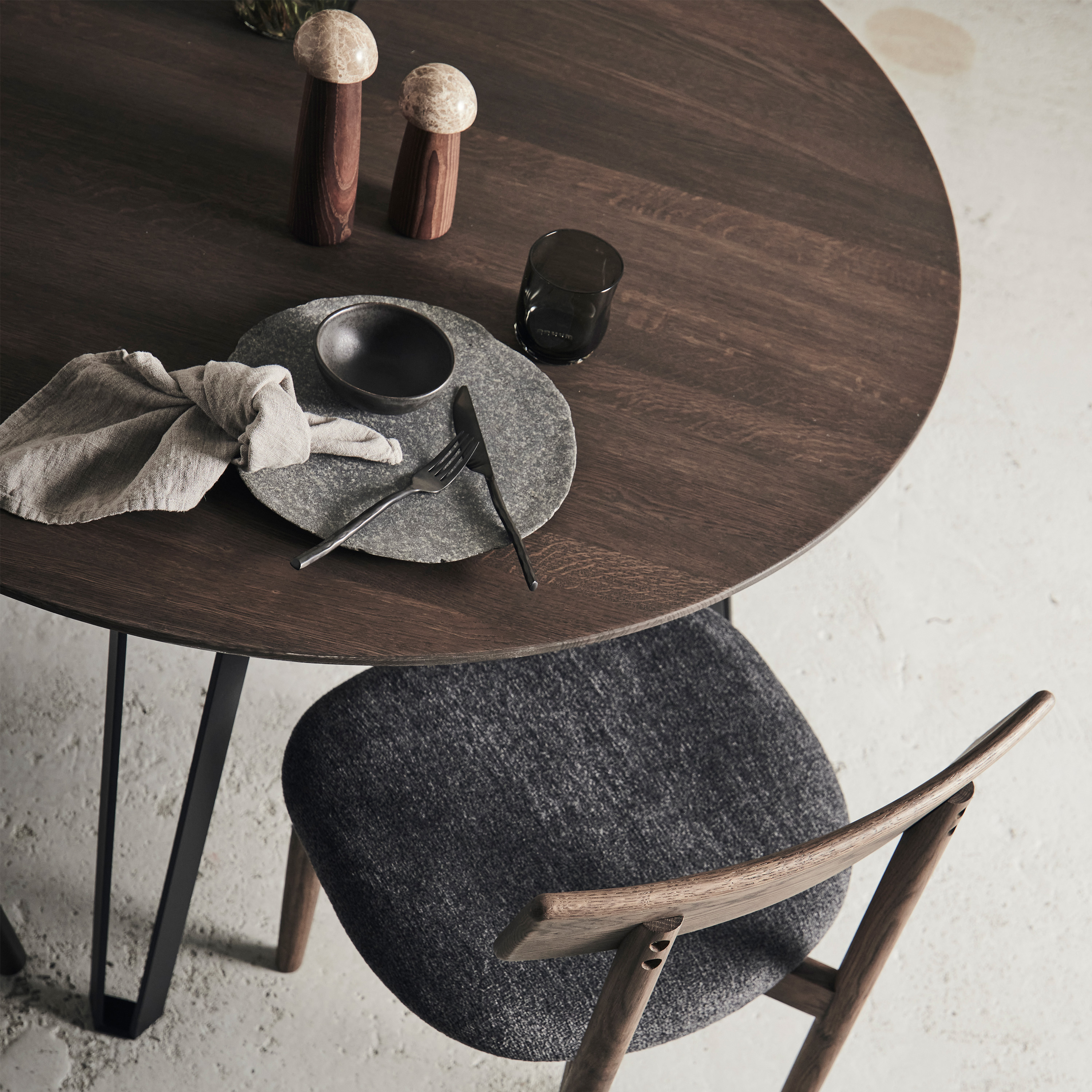 Muubs Mill Yami Salz- und Pfeffermühle Carbonized Ash/Marble Medium