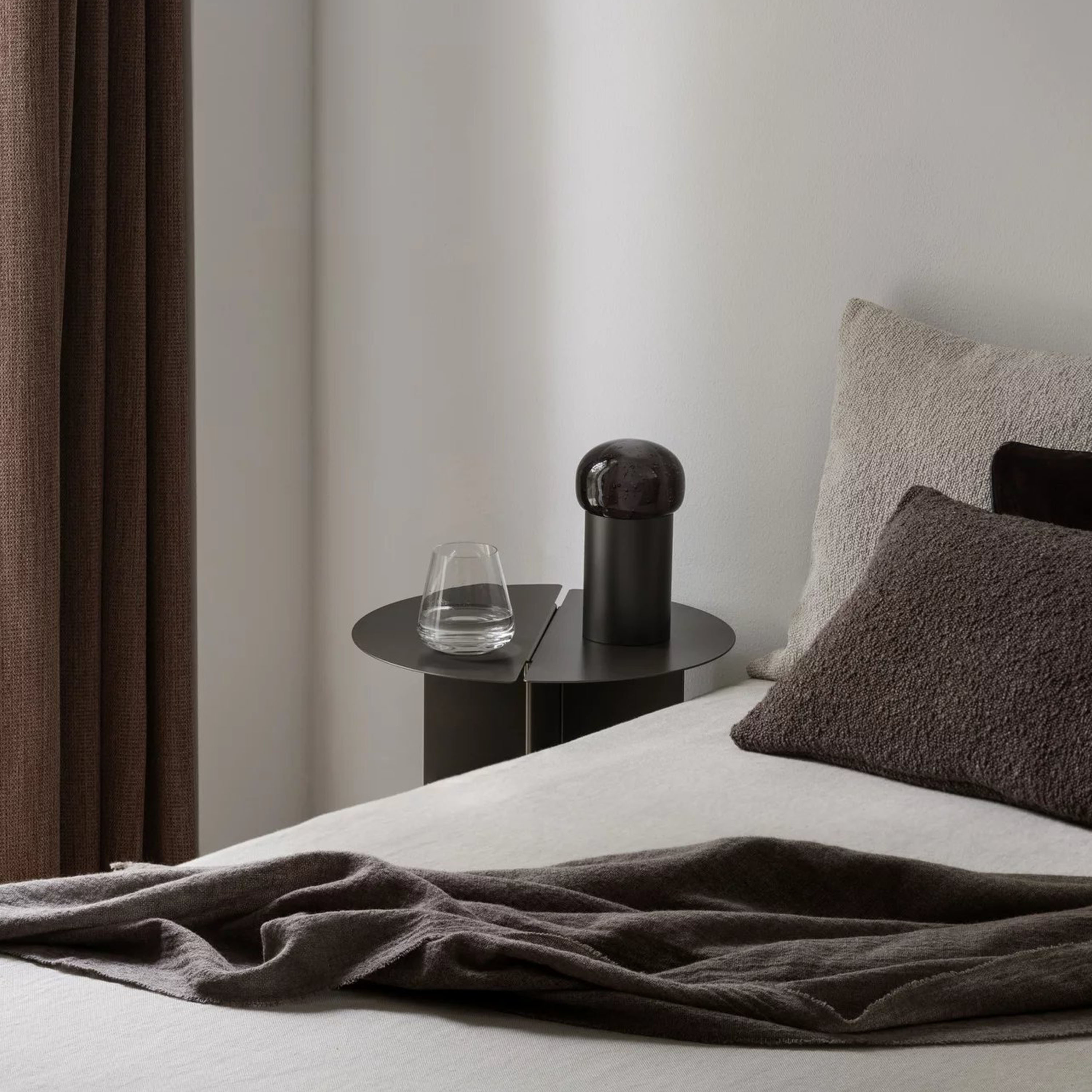 Blomus Iris Portabel Bordlampe Gun Metal 18cm