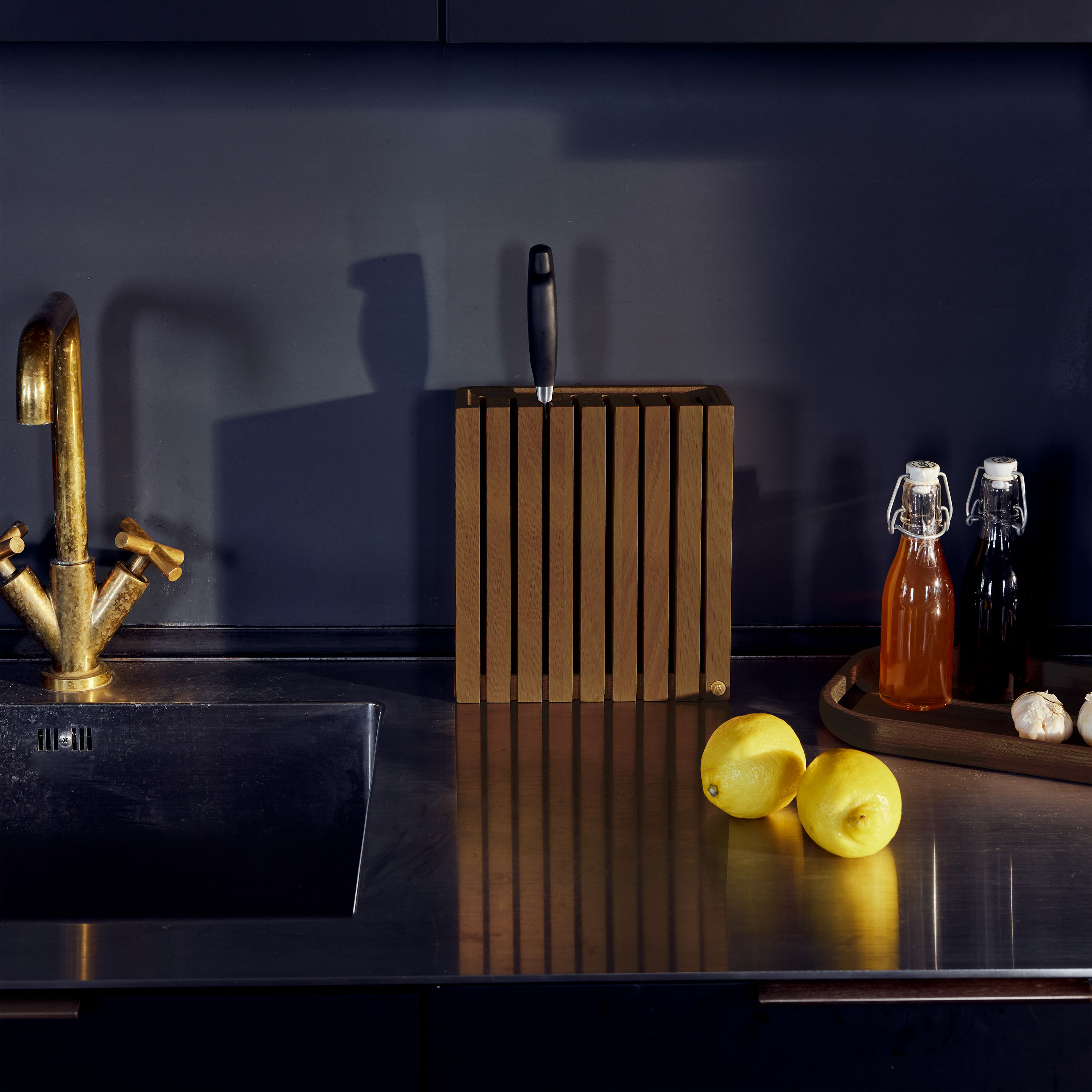 Andersen Furniture Flection serveringsbrett mørkbeiset ask medium