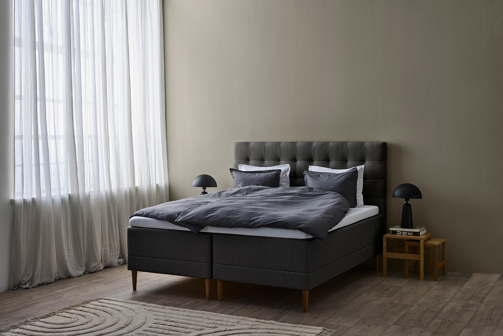 Tempur Promise Ramsäng Dark Grey 180x200 ProLuxe SmartCool 10cm Mjuk Metallben Krom 19cm
