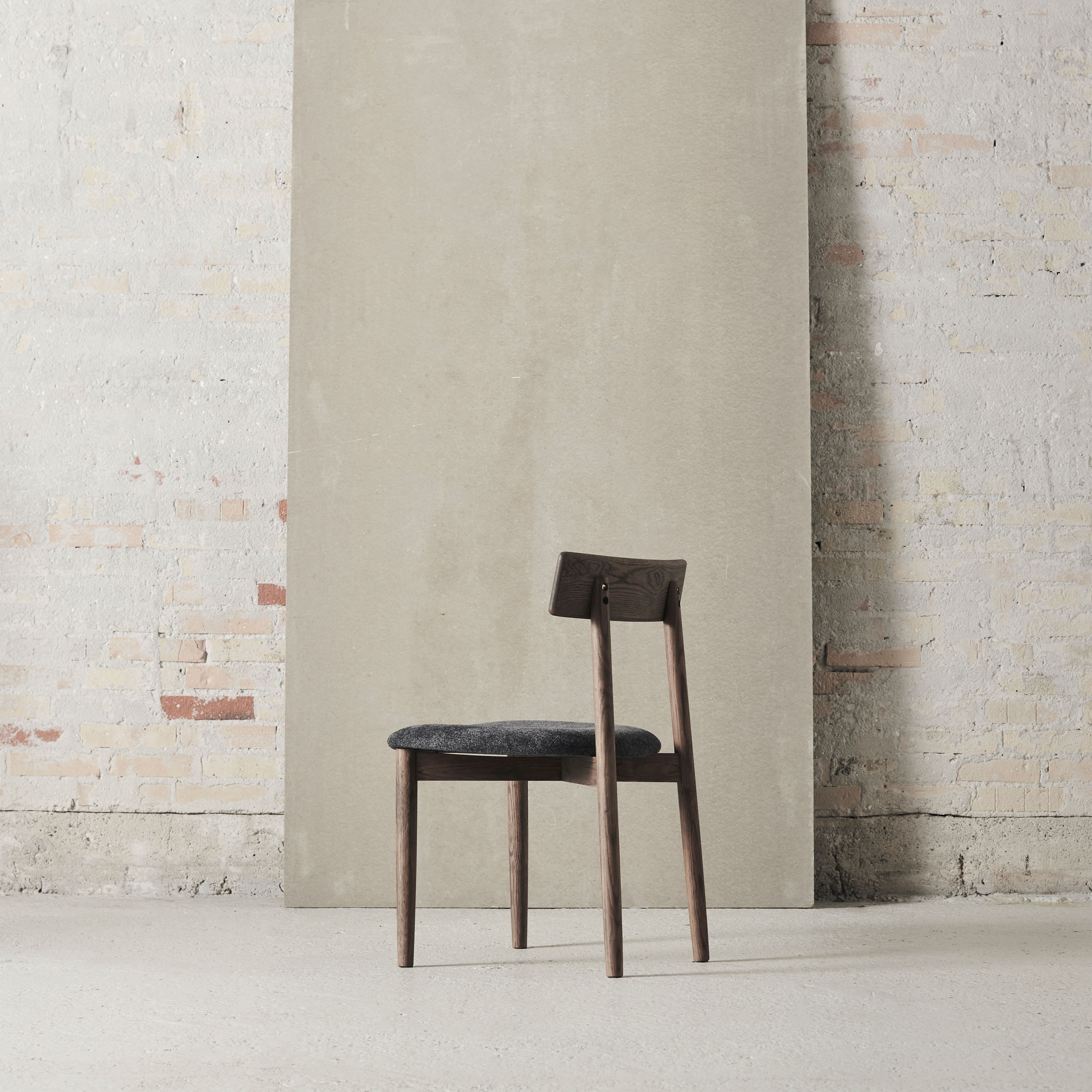 Muubs Tetra Ruokatuoli Dark Oil/Granite Oak