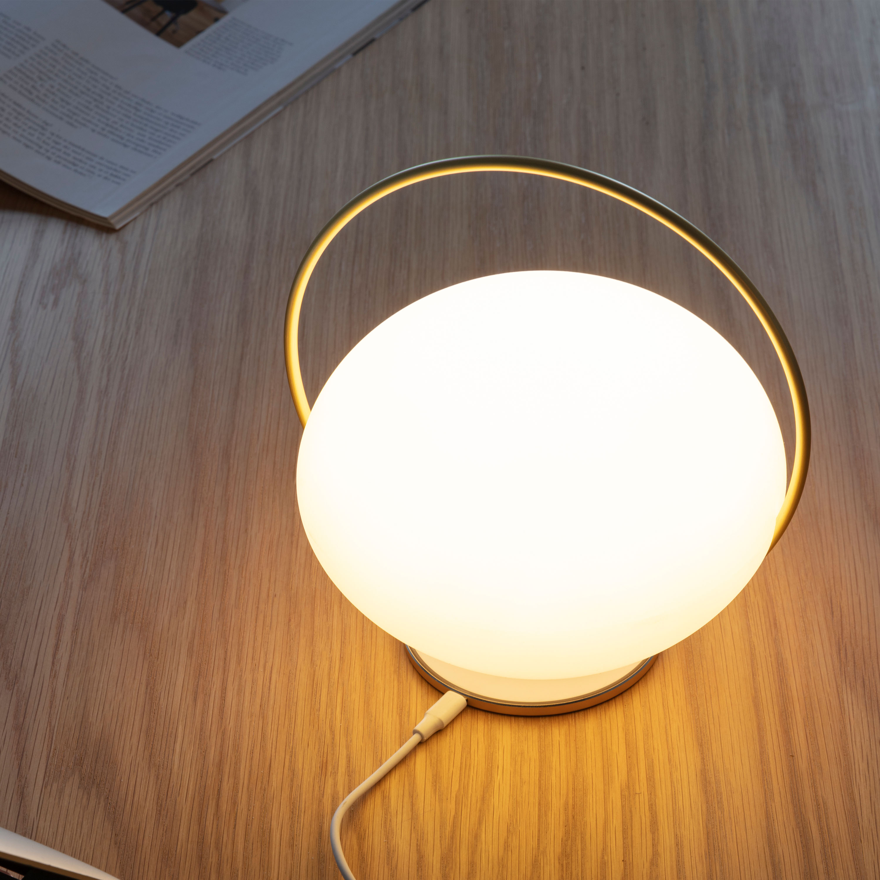 Umage Orbit Tragbare Tischlampe White 18cm